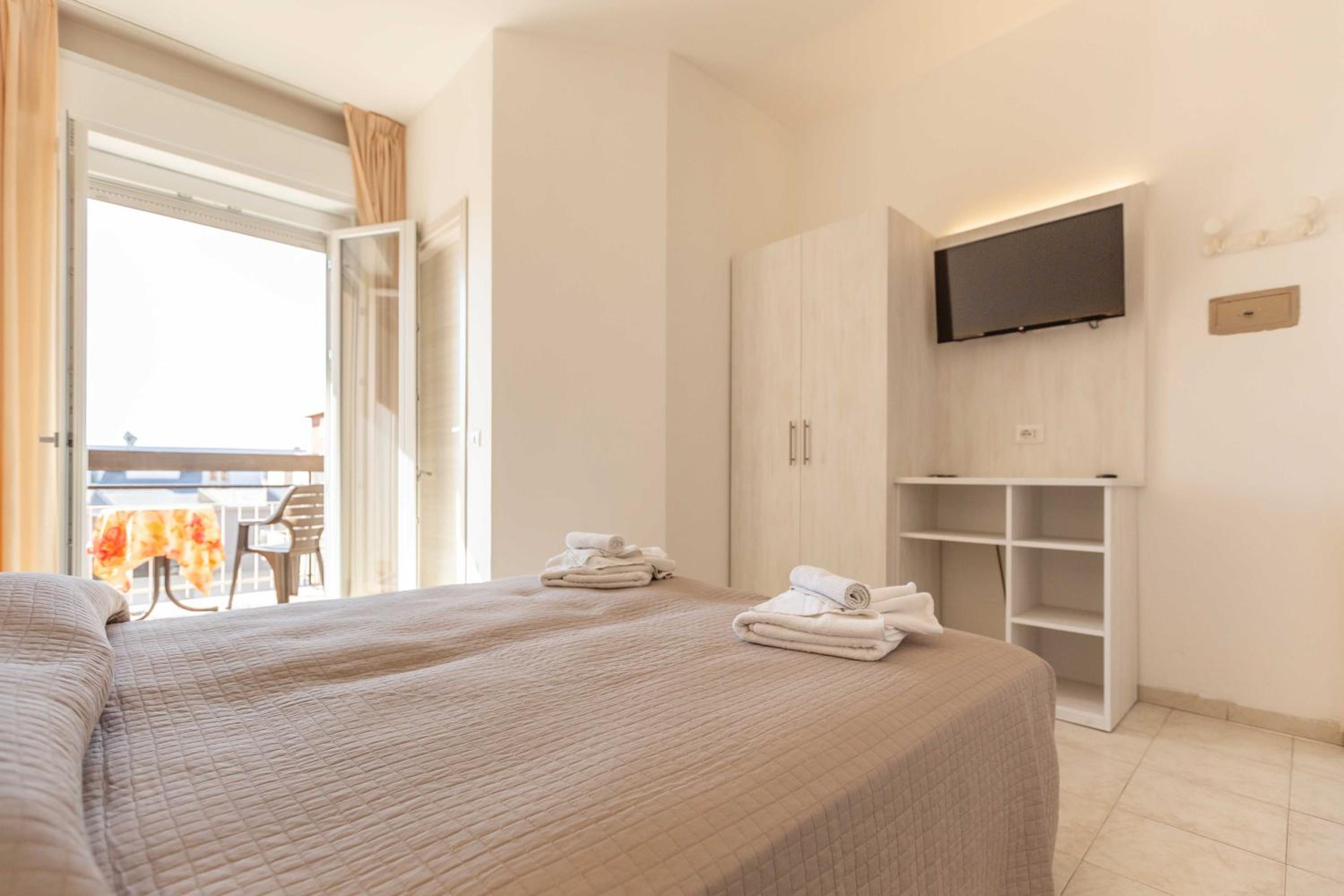 Double or Twin Room - Photo 5