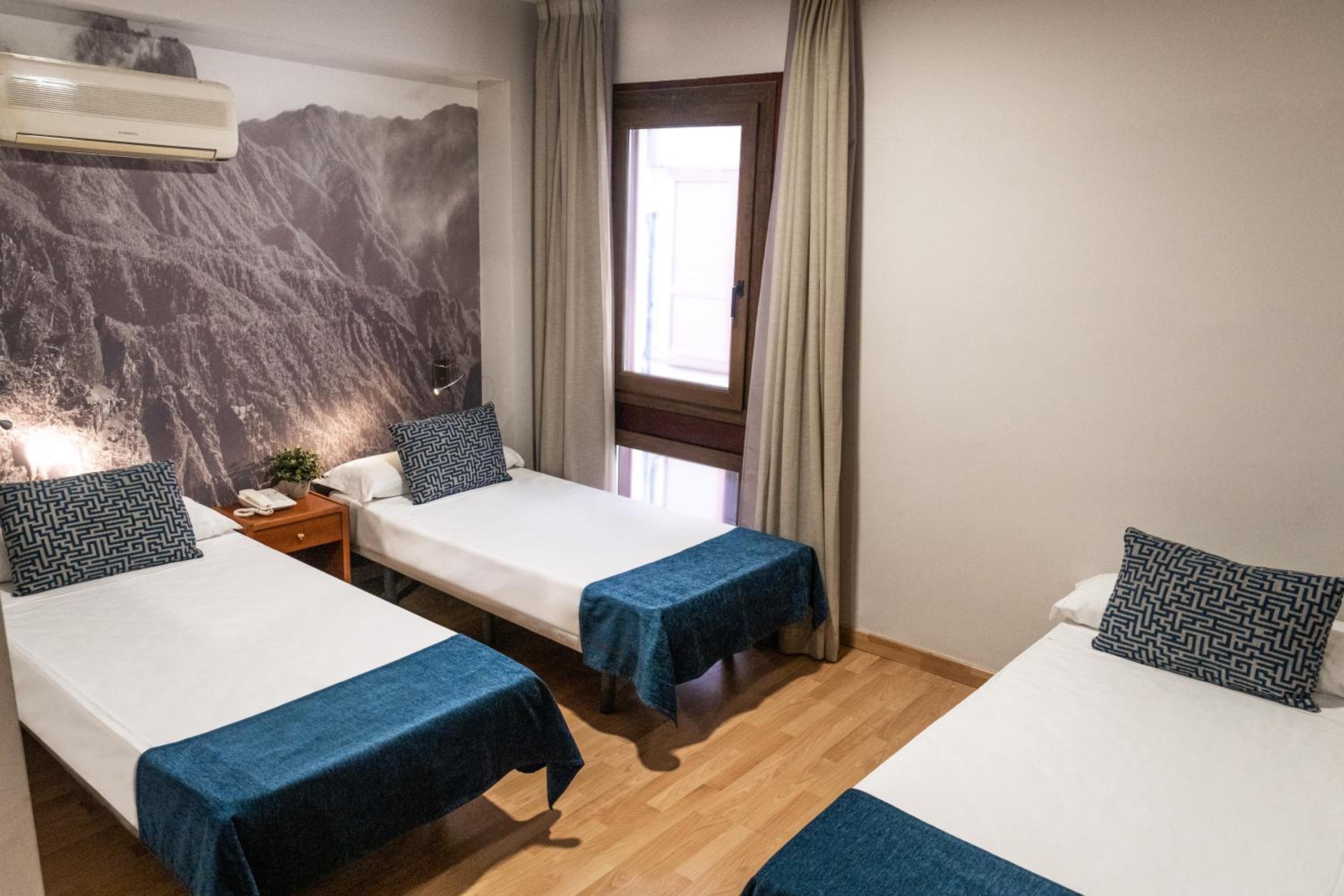 Triple Room