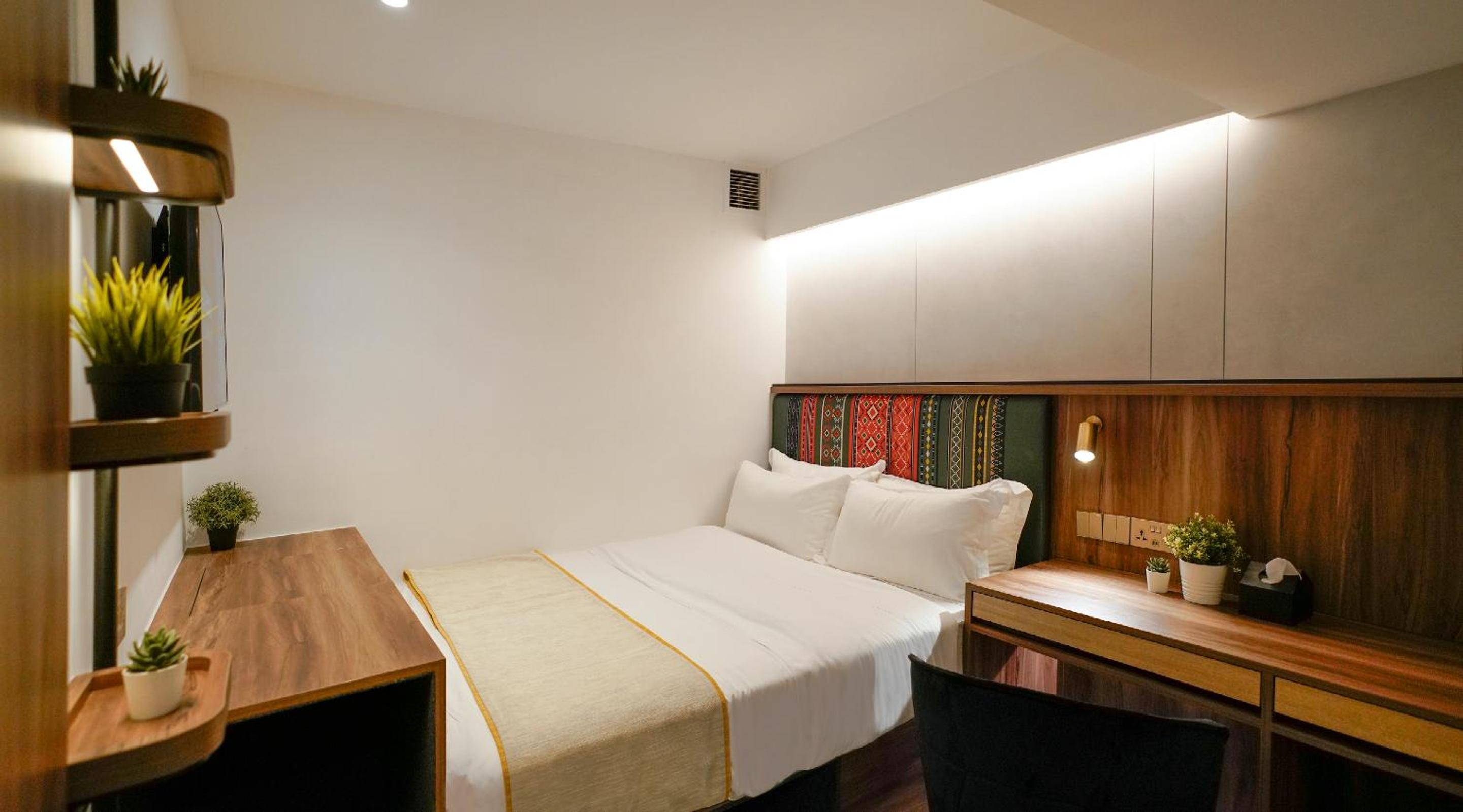 Double Room, SHORT OVERNIGHT, 11hrs: 8PM-7AM photo 3
