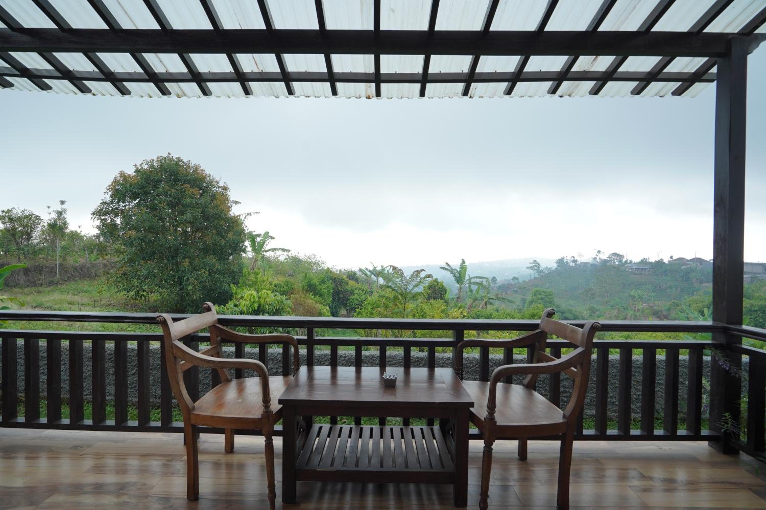 Suite Room with Hills View - Photo 11