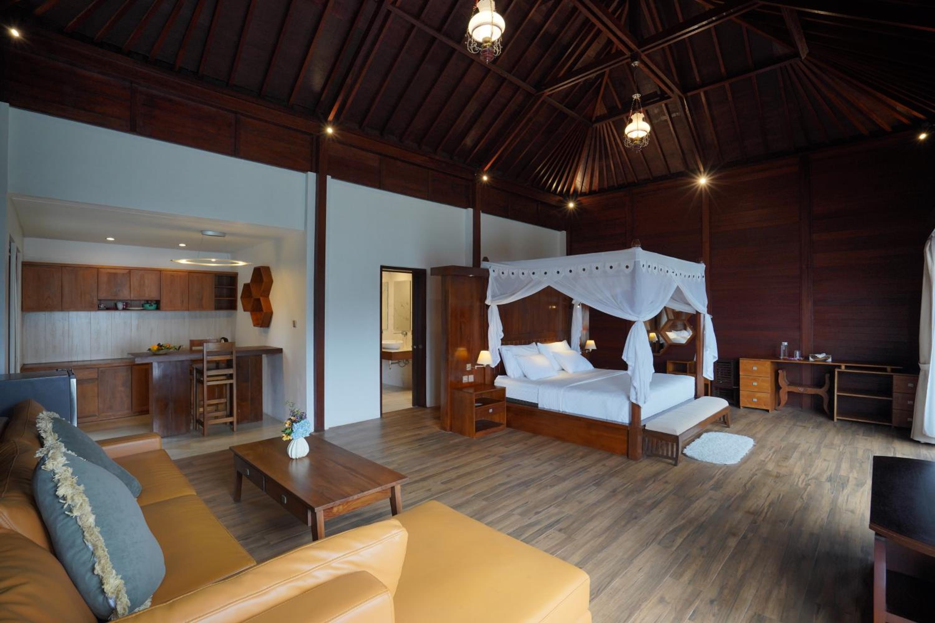 Executive Room with Pool View photo 3