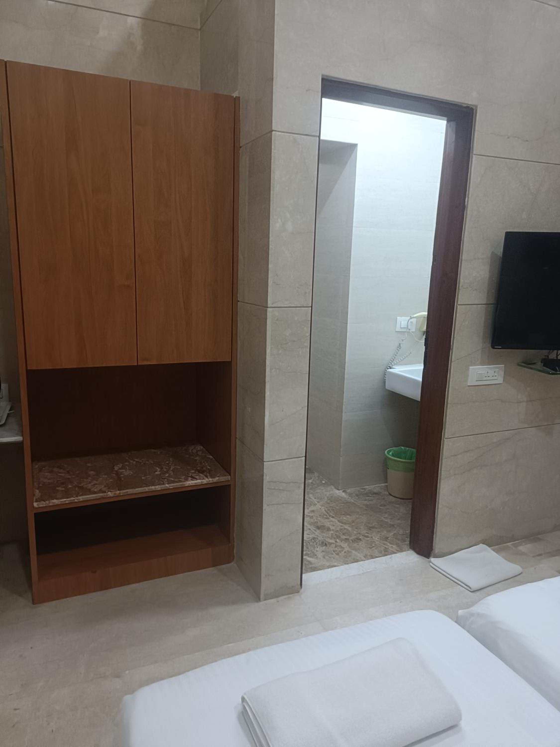 Deluxe Twin Room - Photo 7