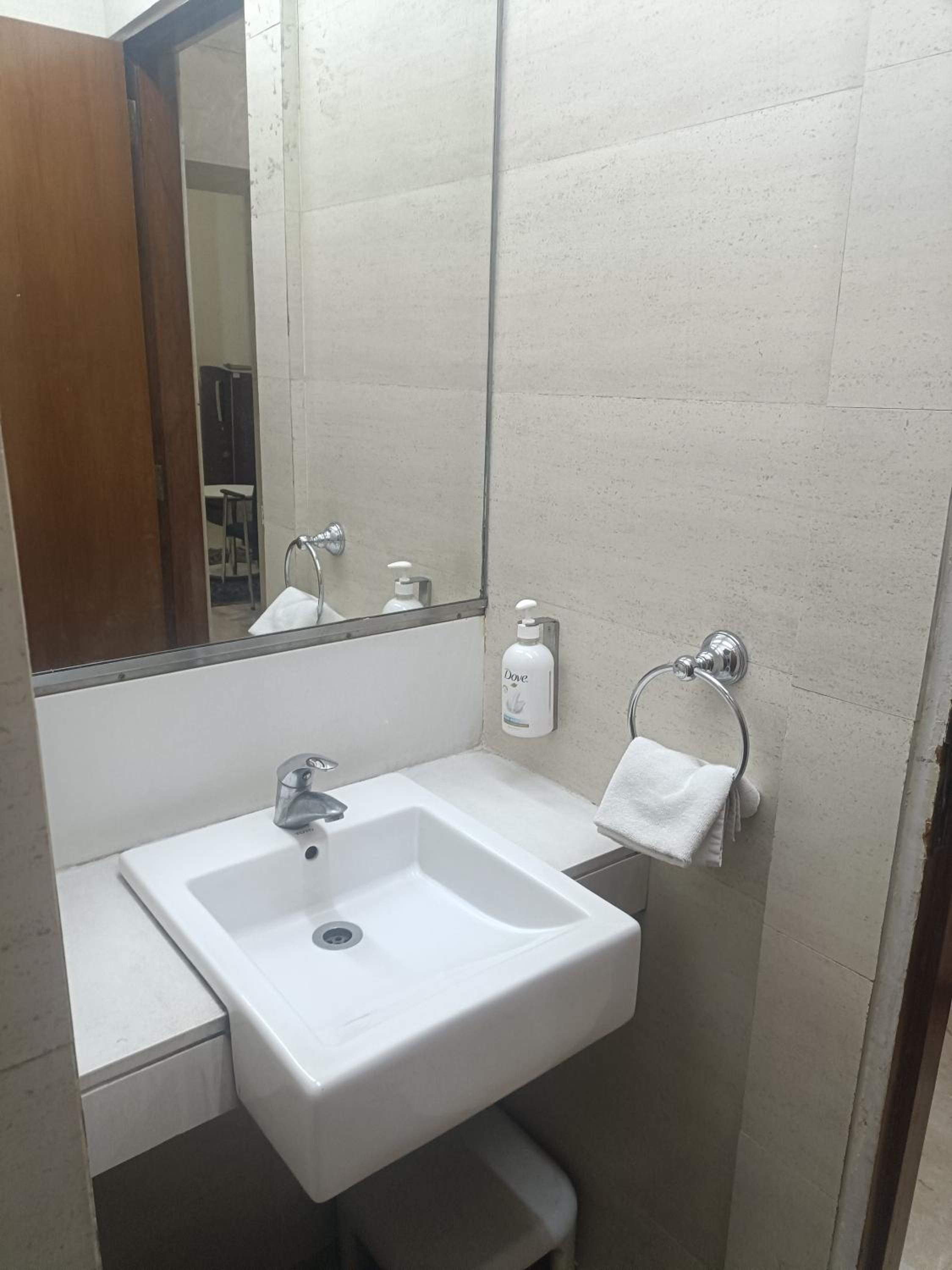 Deluxe Twin Room - Photo 3