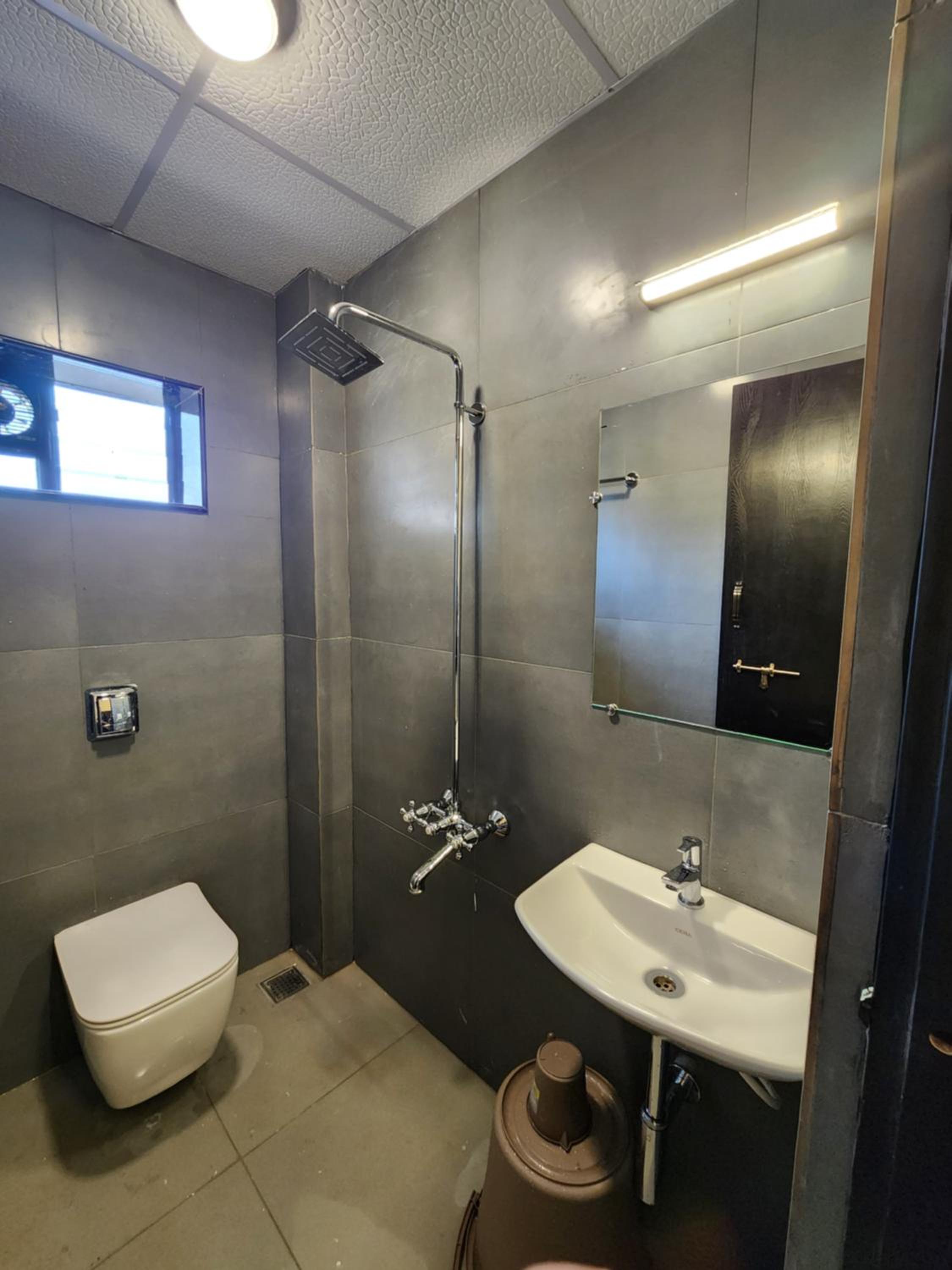 Deluxe King Room photo 2