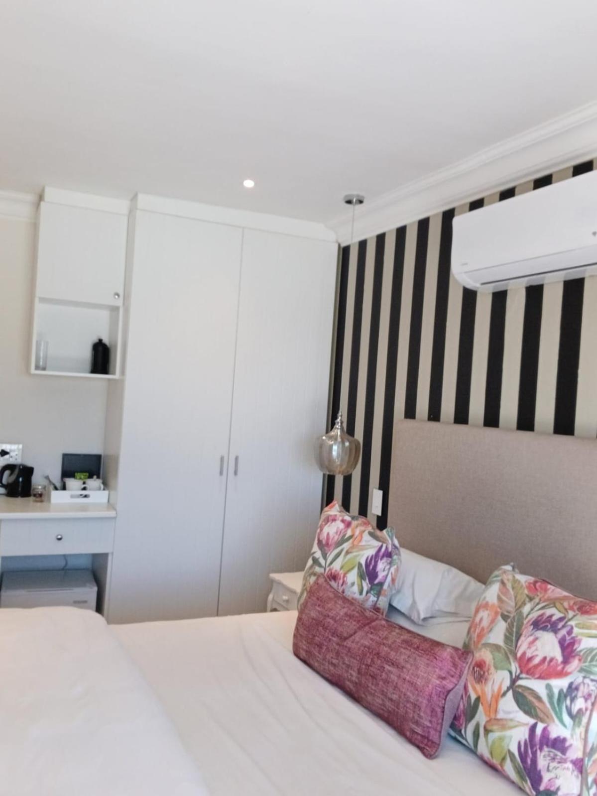 King Room Comfort - Photo 3