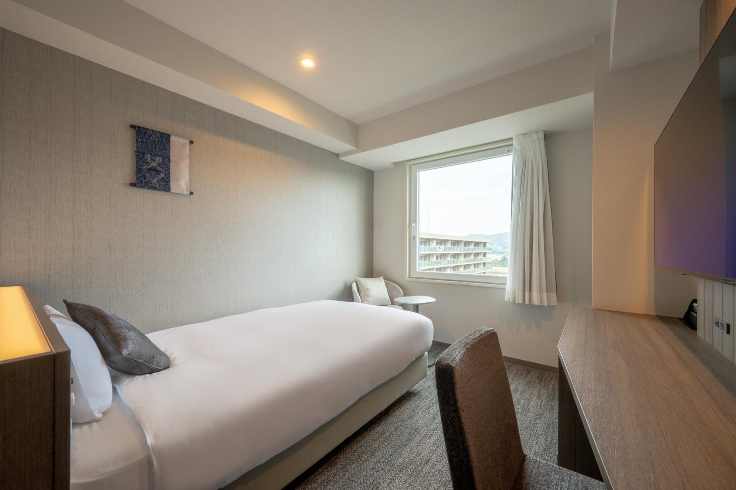 Room Selected at Check-In (2 Adults) - Non-Smoking - Photo 1