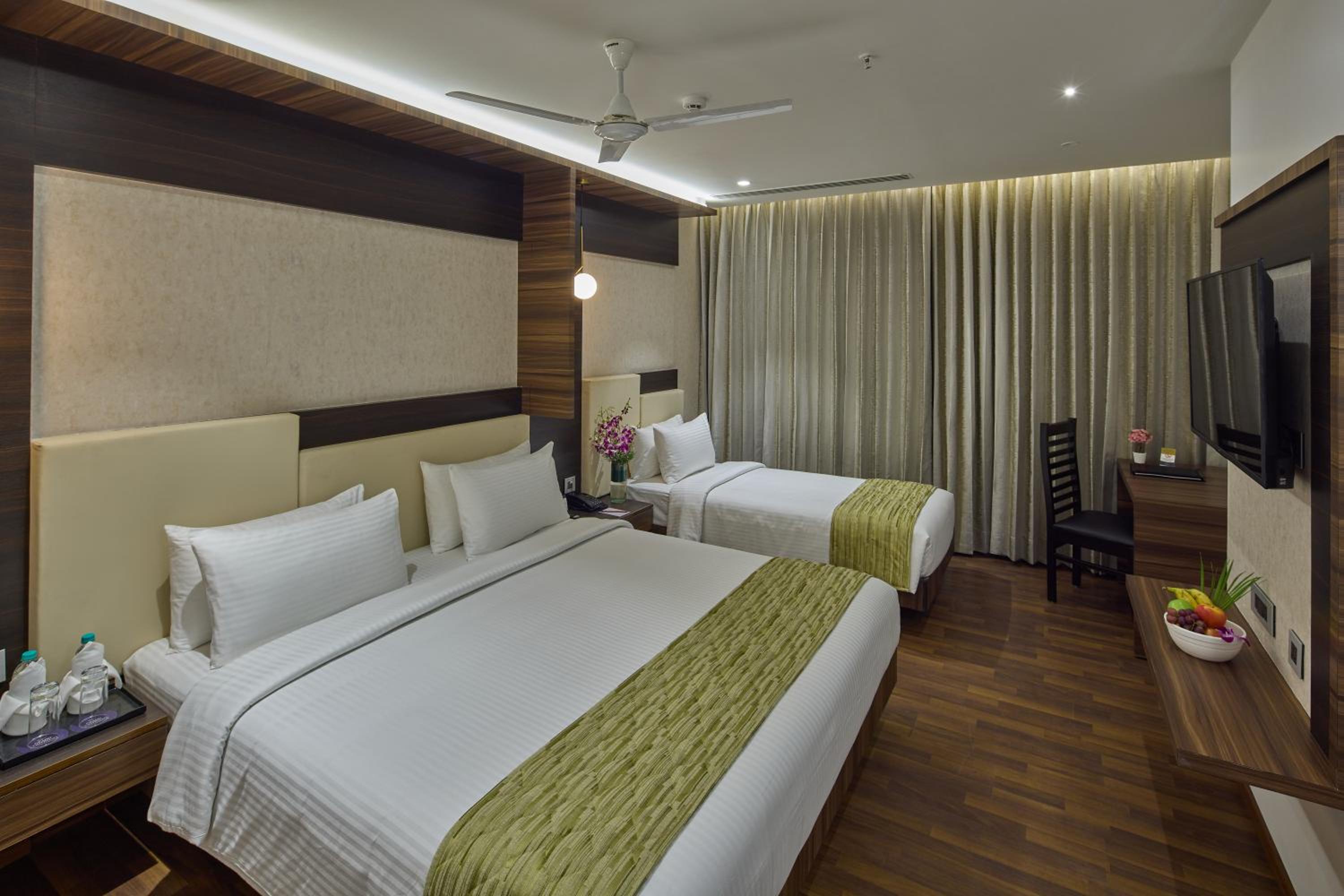 Royal Suite 01 Double Bed
 - Photo 8