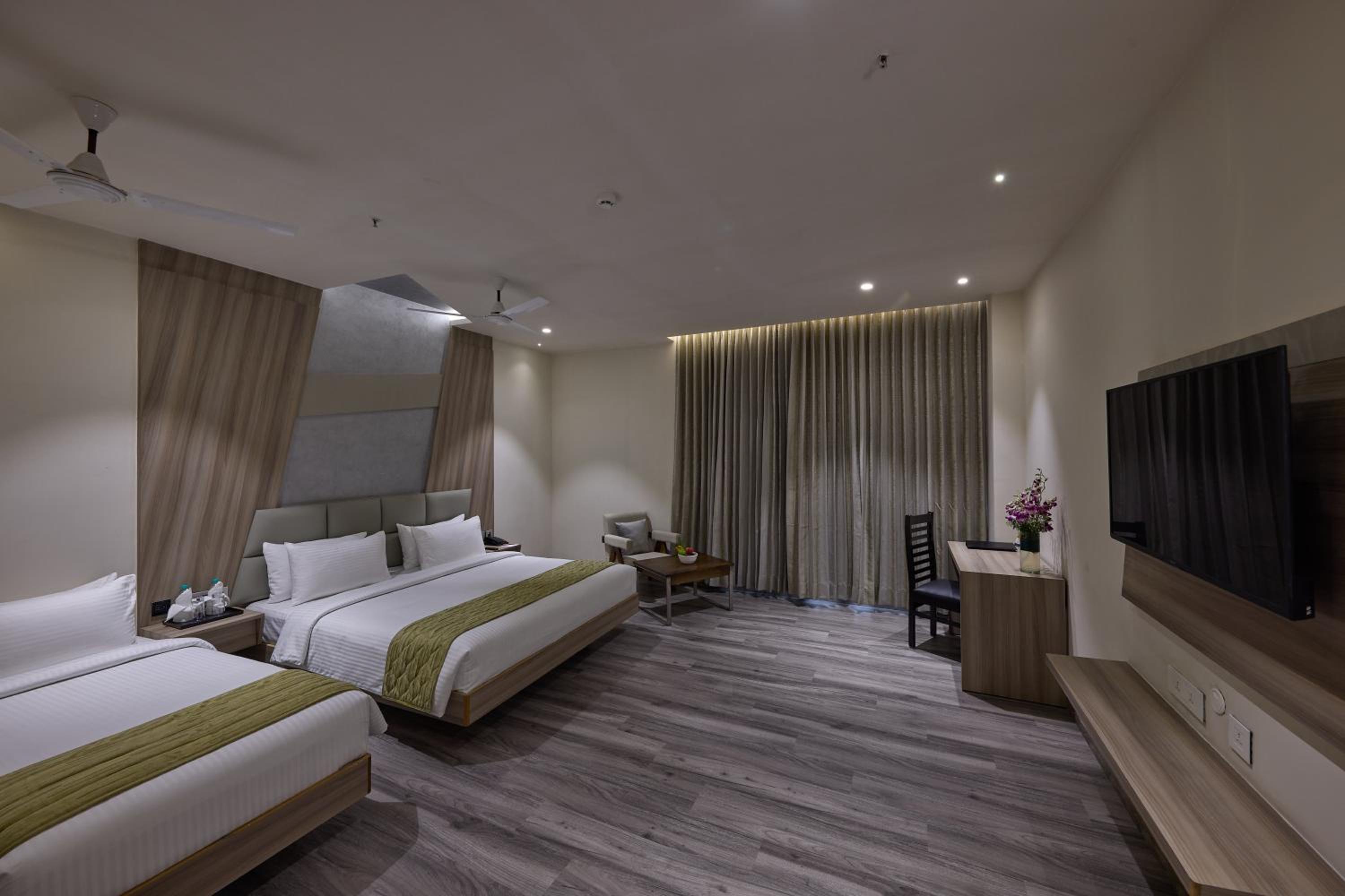 Family Room 01 Double Bed - Photo 1