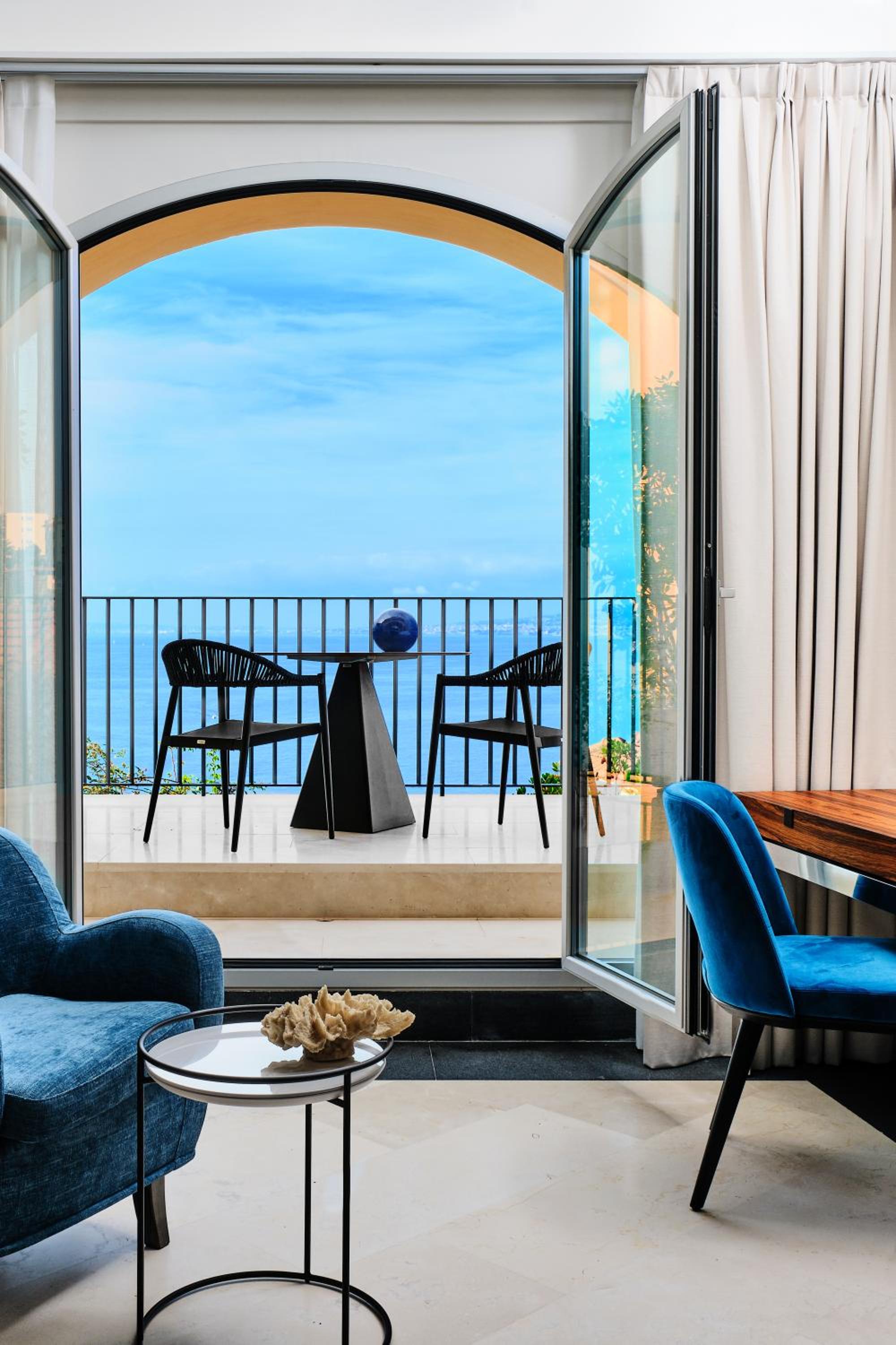 Suite with Terrace - Photo 3