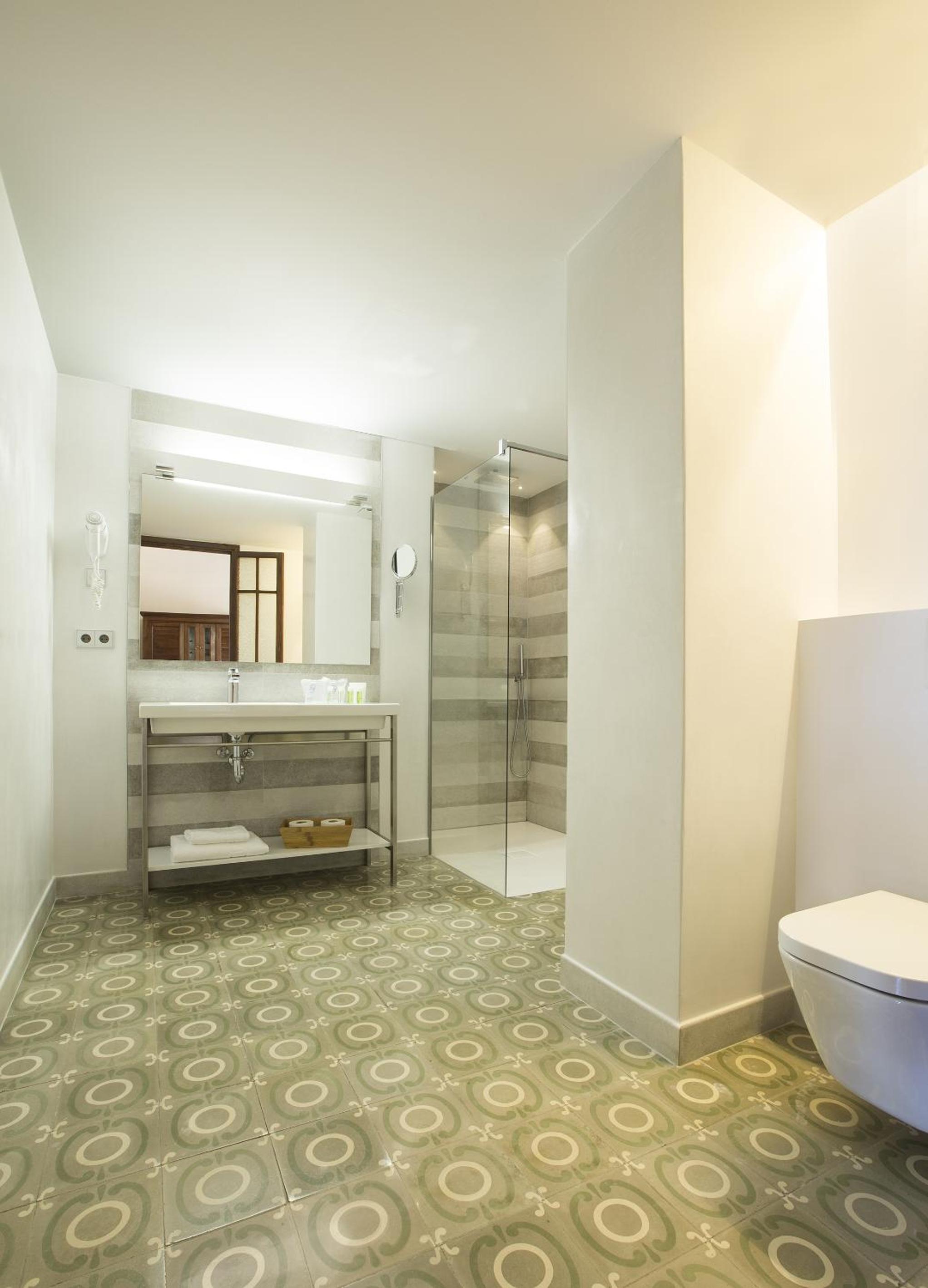 Junior Suite (2 Adults) - Photo 19