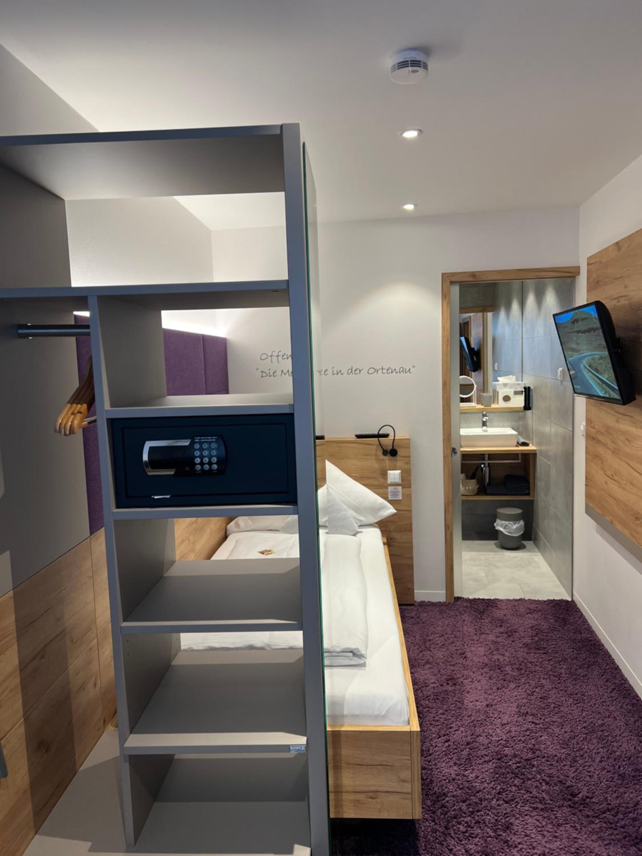 Single Room photo 3