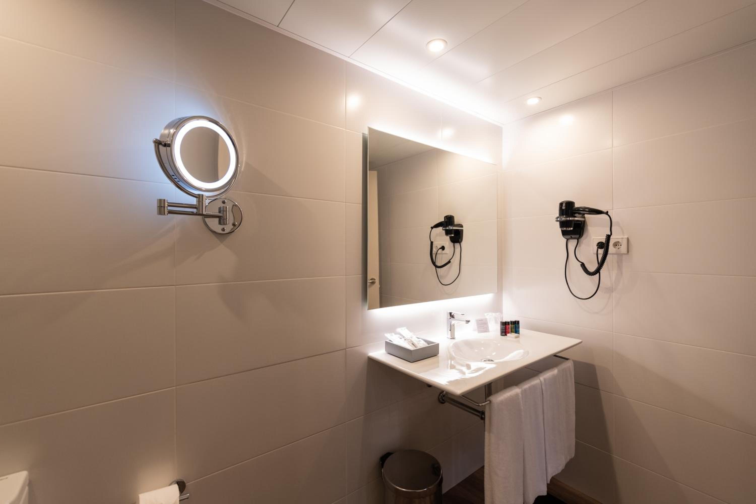 Double or Twin Room photo 3