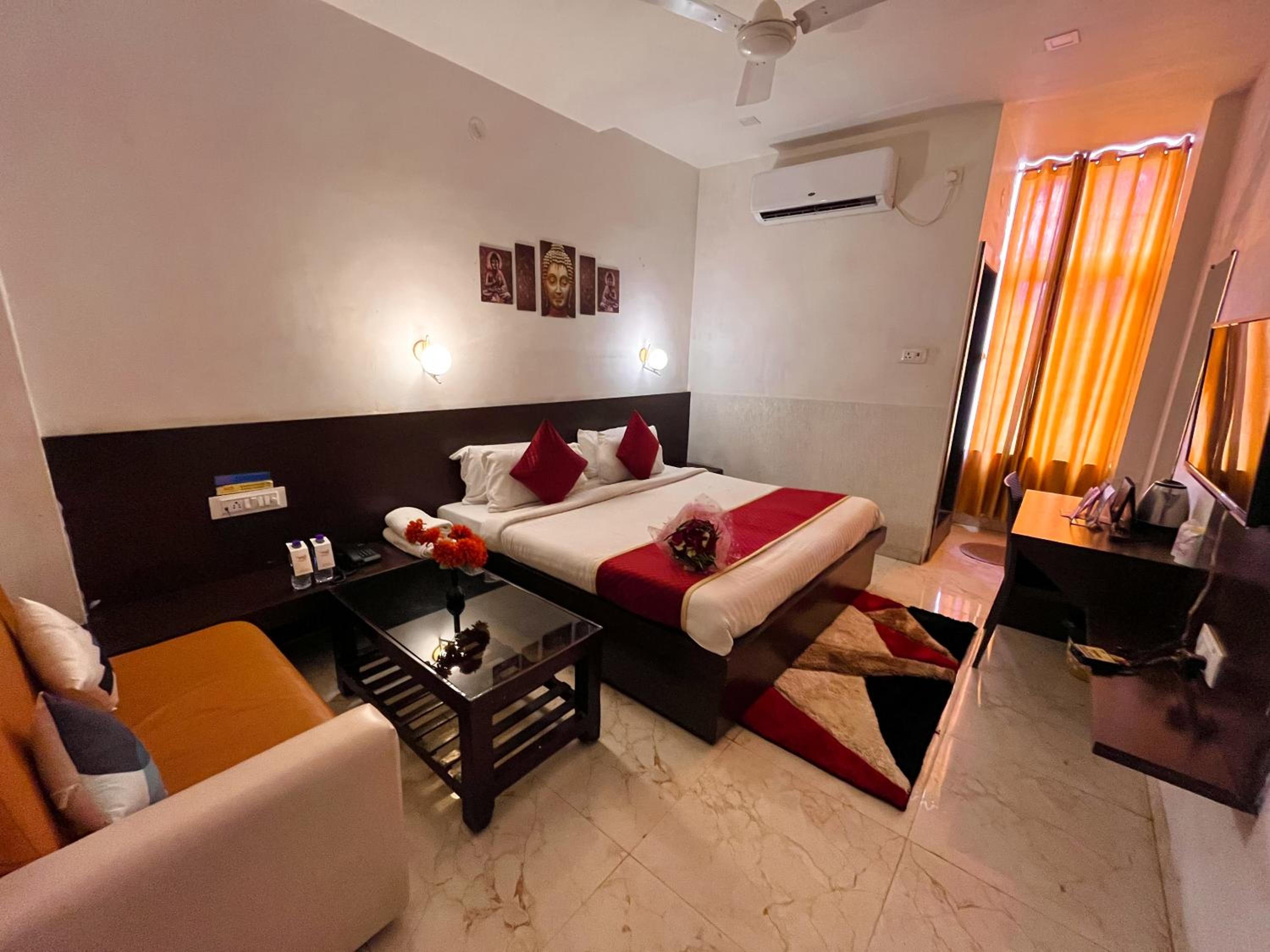 Deluxe Double Room - Photo 39