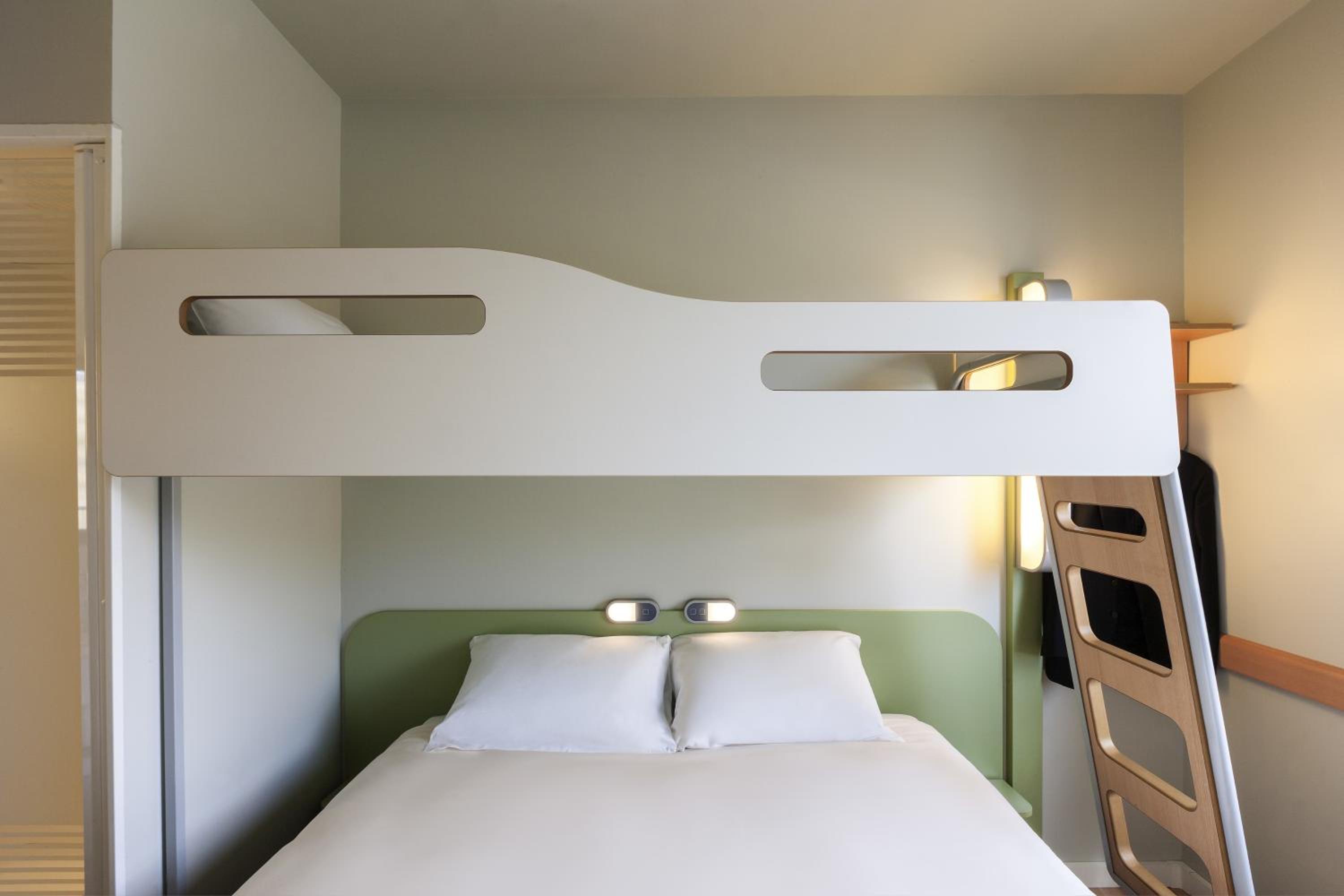 Double Room with Bunk Bed - Photo 4