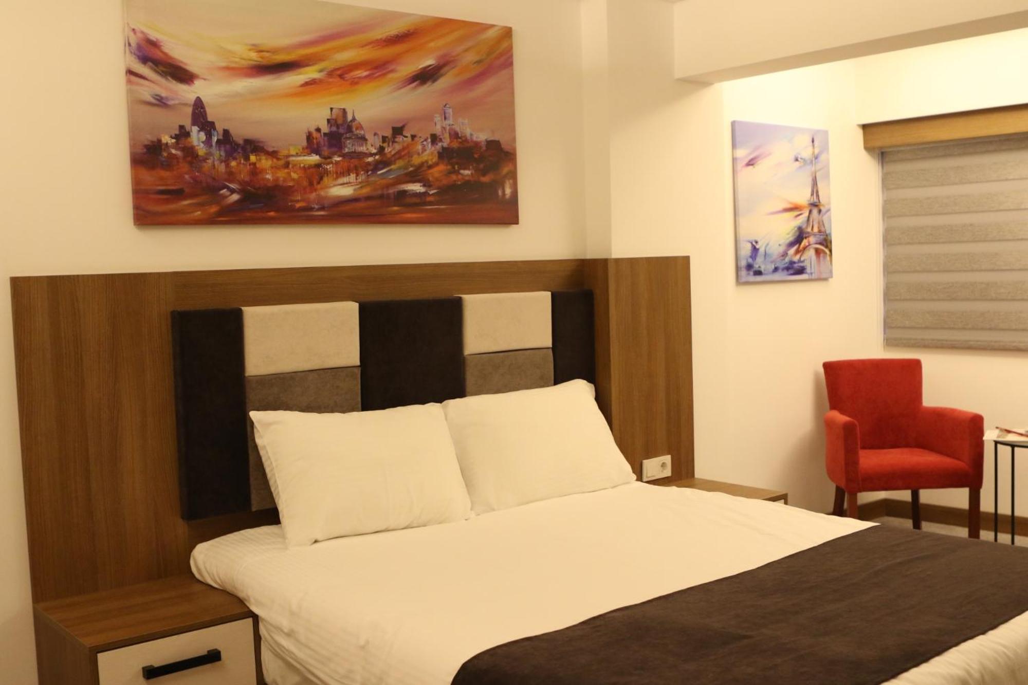 Quarto Individual com Casa de Banho