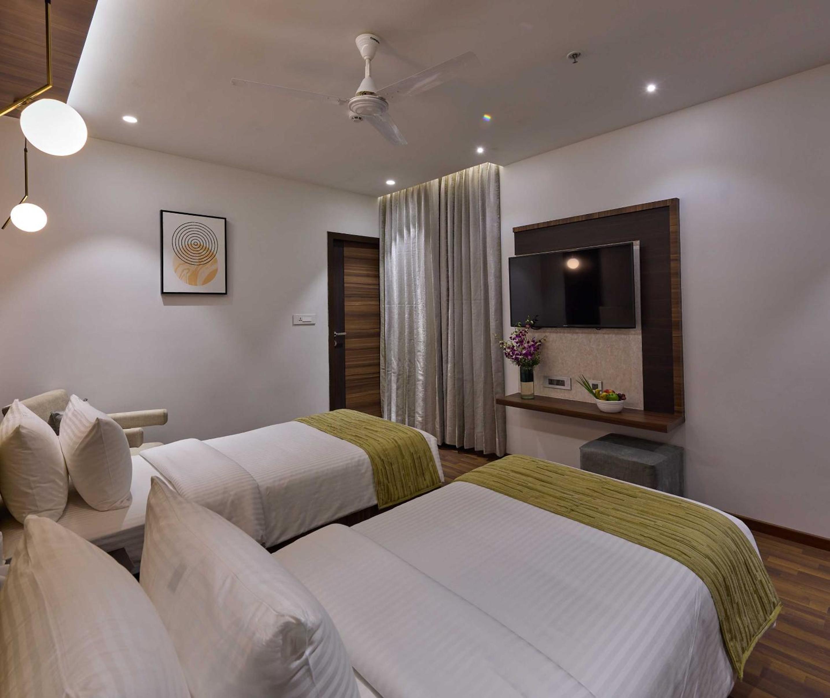 Executive 02  Single Beds - Photo 6