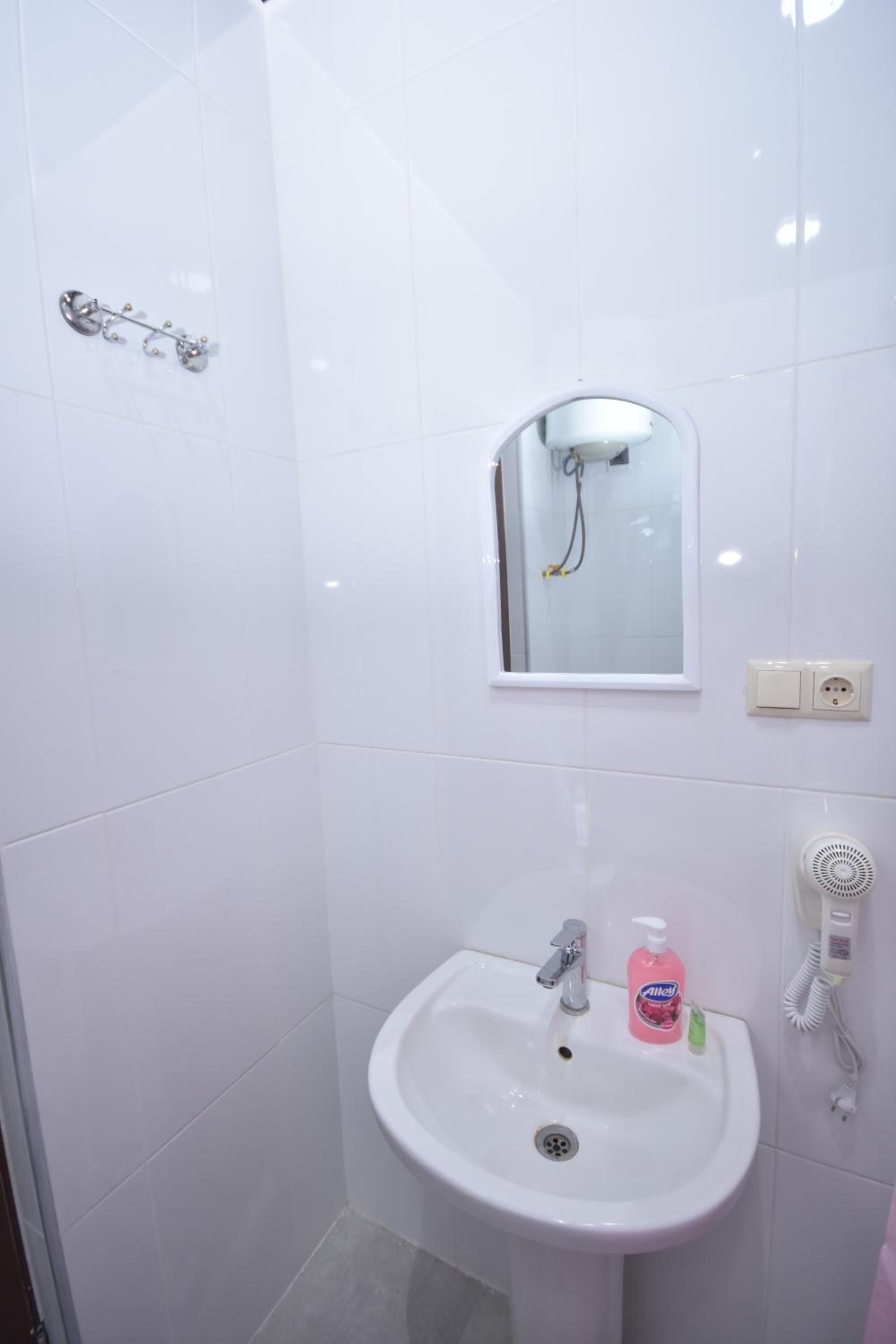 Standard Double Room with Two Double Beds photo 3