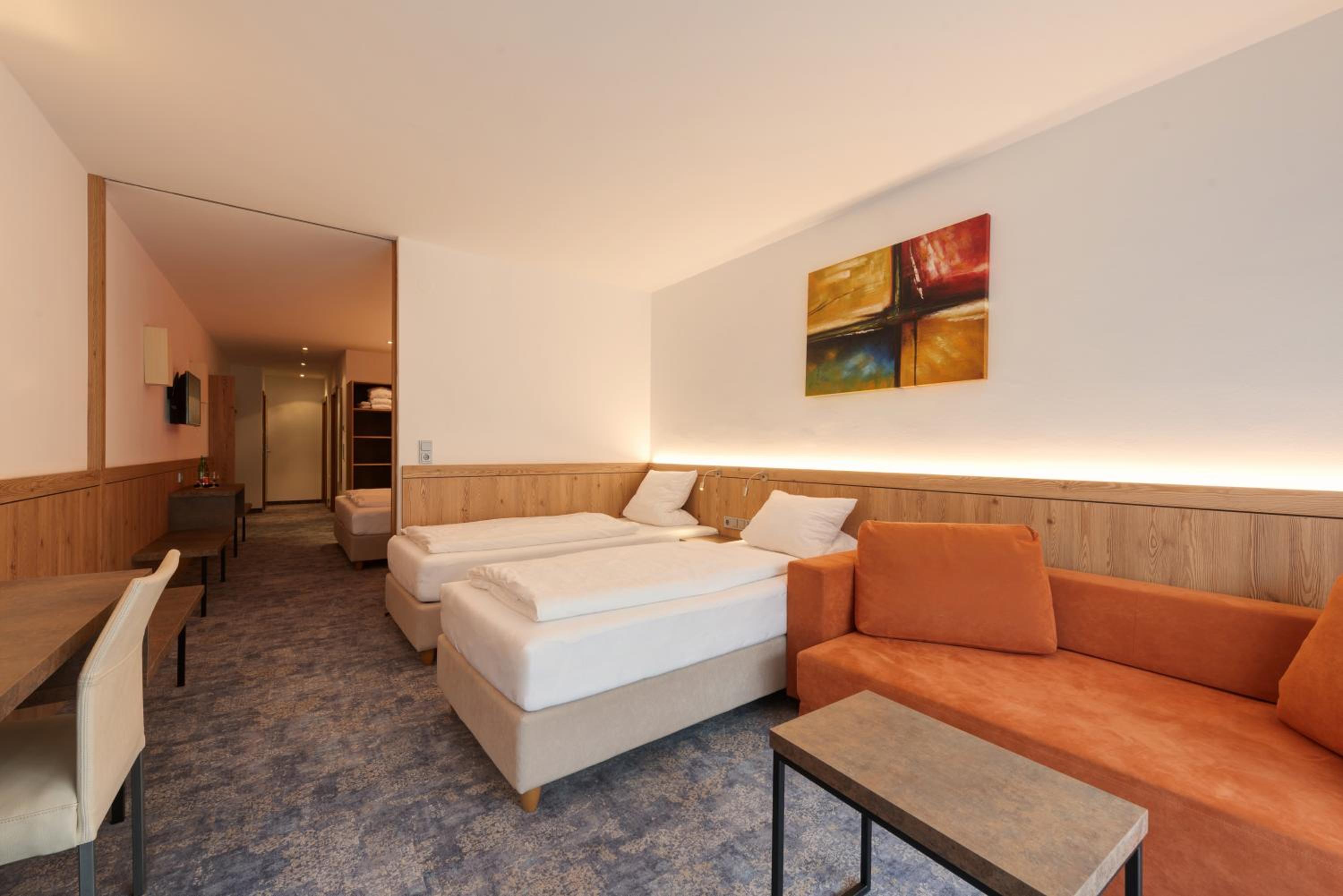 Suite (4 Adults) photo 2