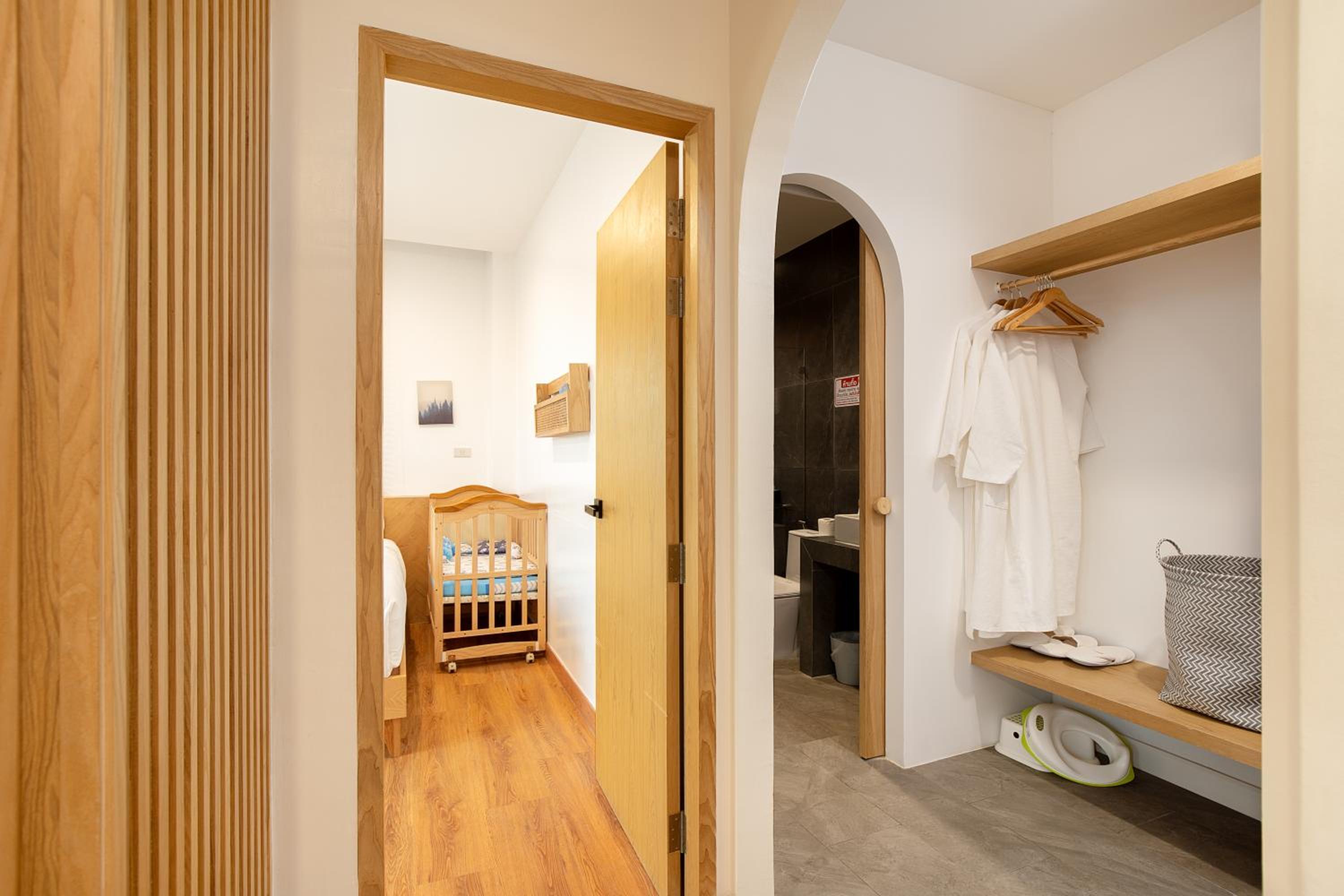 Family Suite - Photo 6