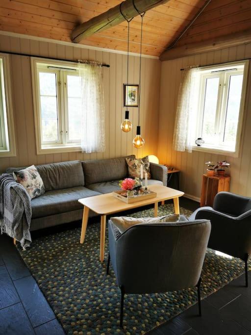 One-Bedroom House photo 1