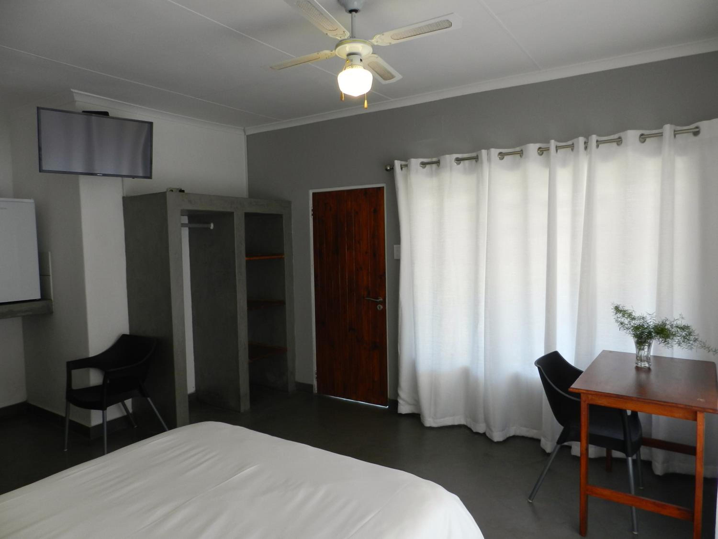 Double Room with Patio photo 3