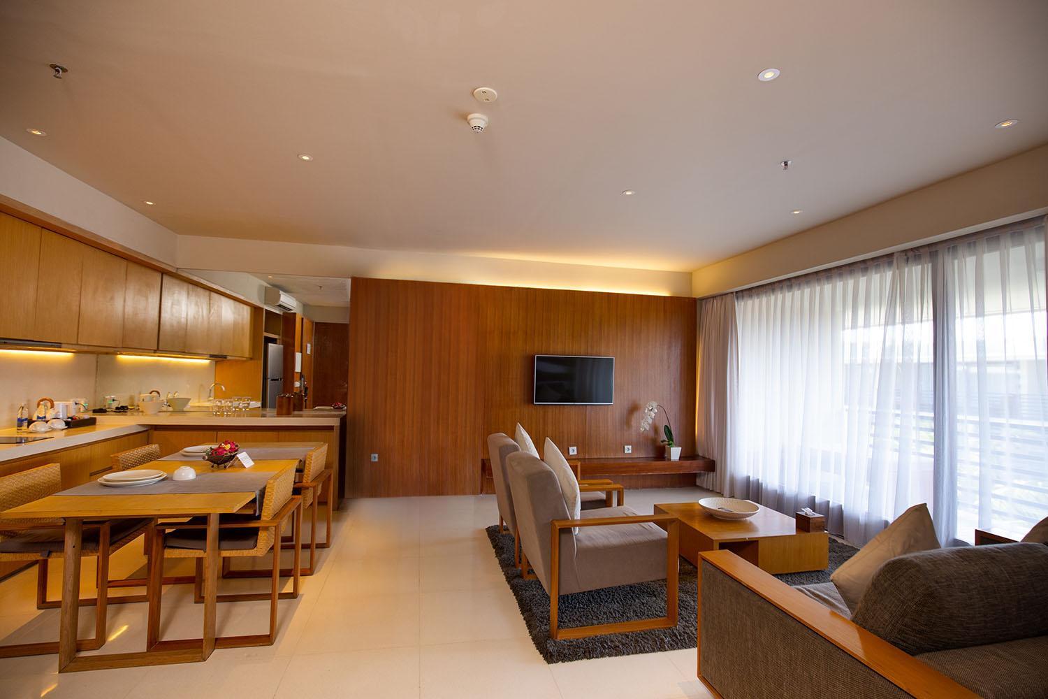 1-Bedroom Suite Pool View with Balcony - Photo 10