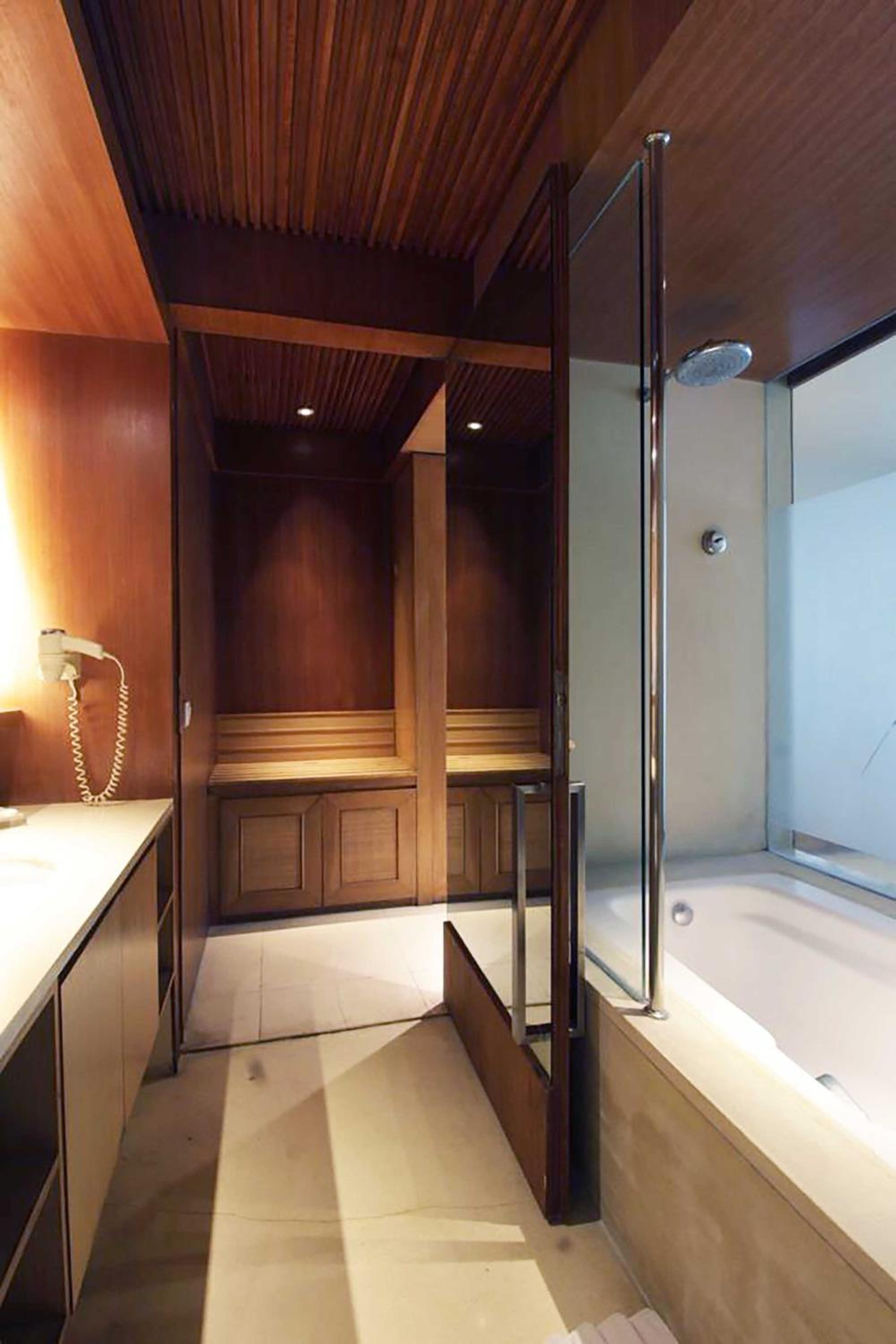 1-Bedroom Suite Pool View with Balcony - Photo 4