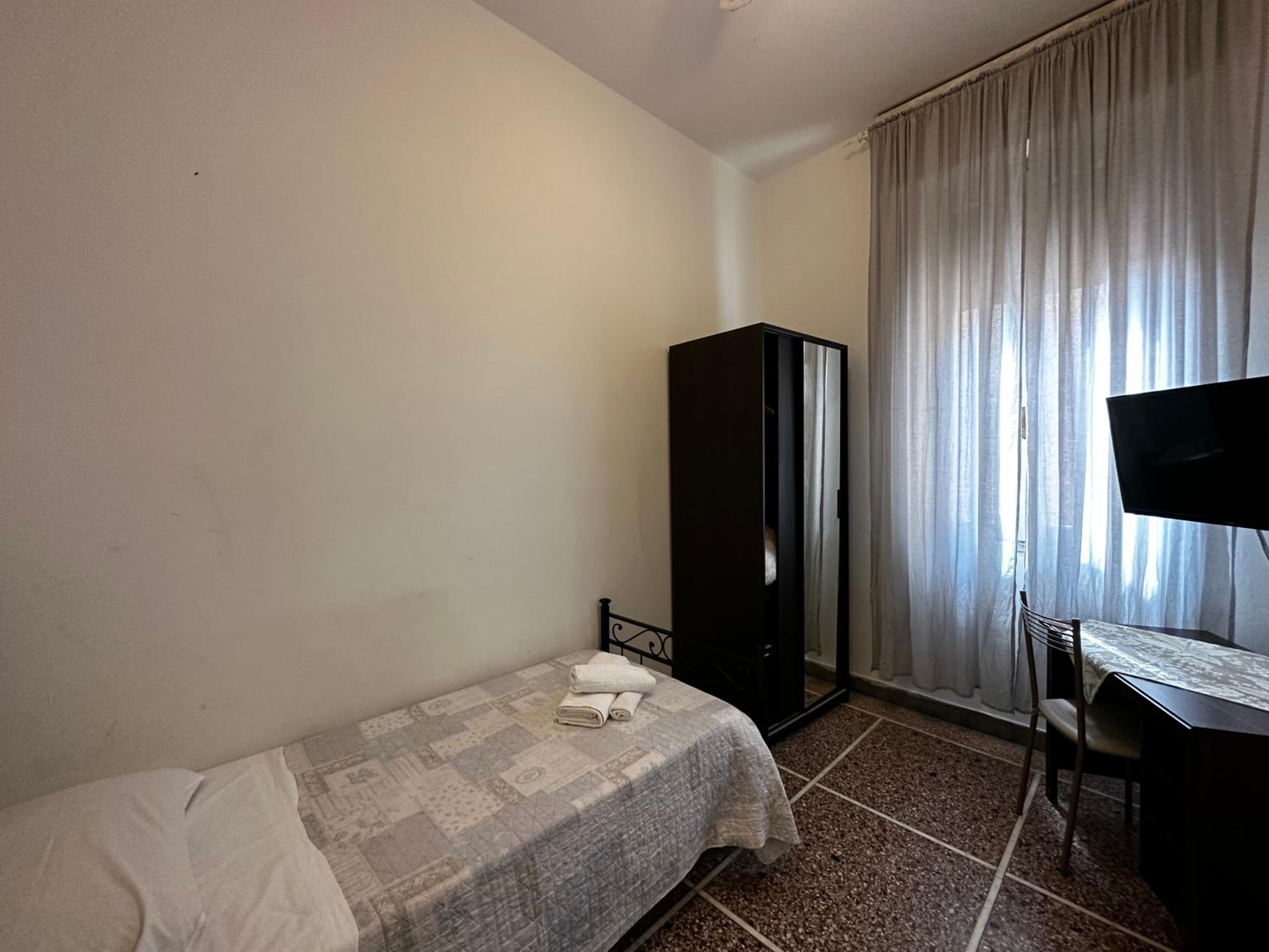 Economy Single Room