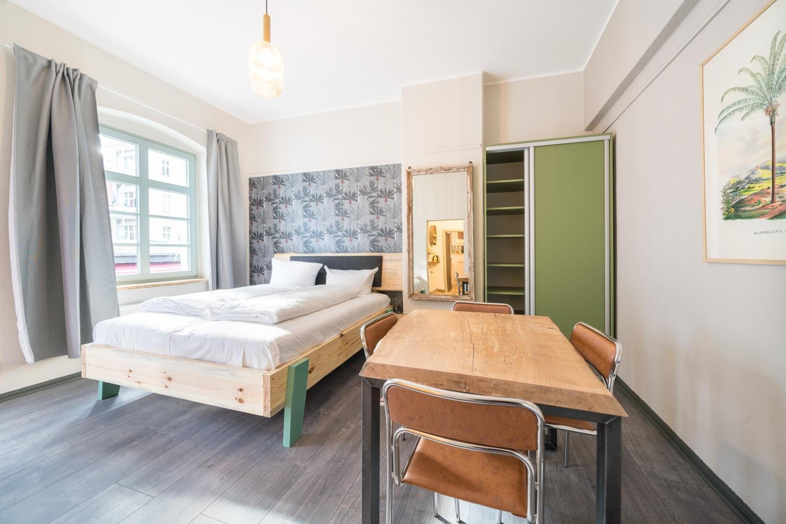 One-Bedroom Apartment - Photo 7