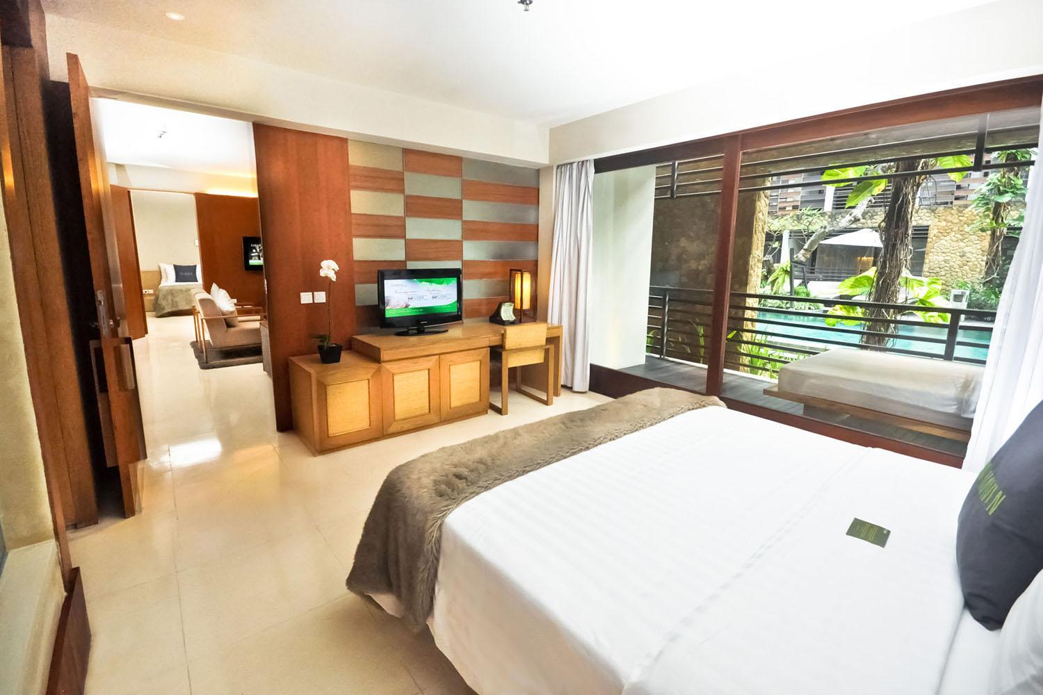 Premier 1 Bedroom Suite Pool View with Balcony - Photo 11
