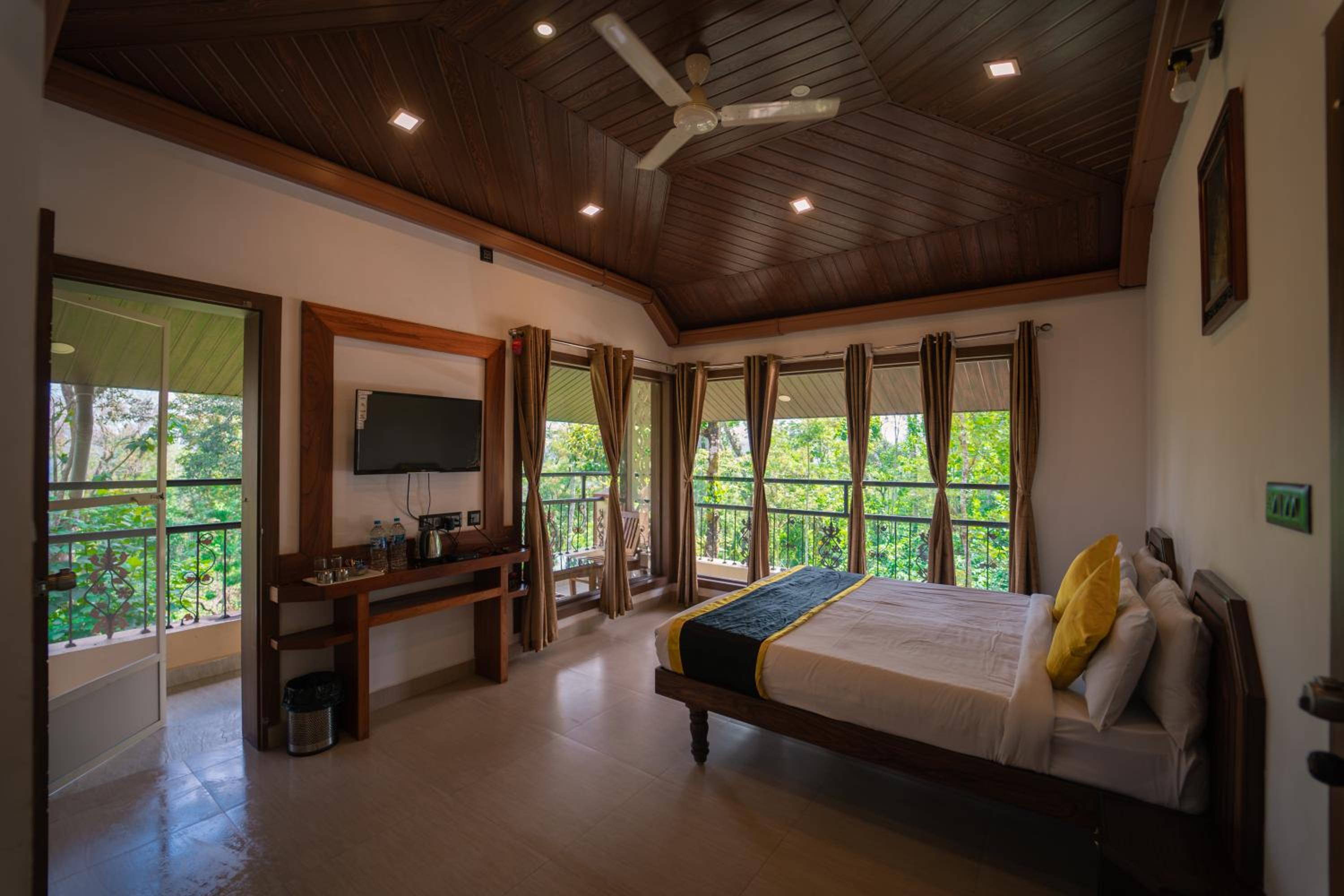 Deluxe Double or Twin Room with Balcony photo 1
