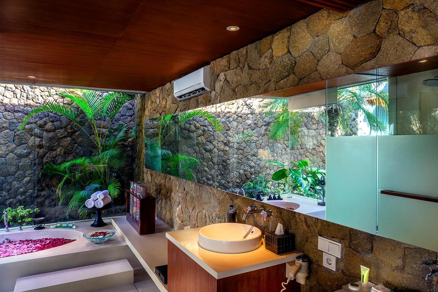 2-Bedroom Villa with Private Pool - Photo 5