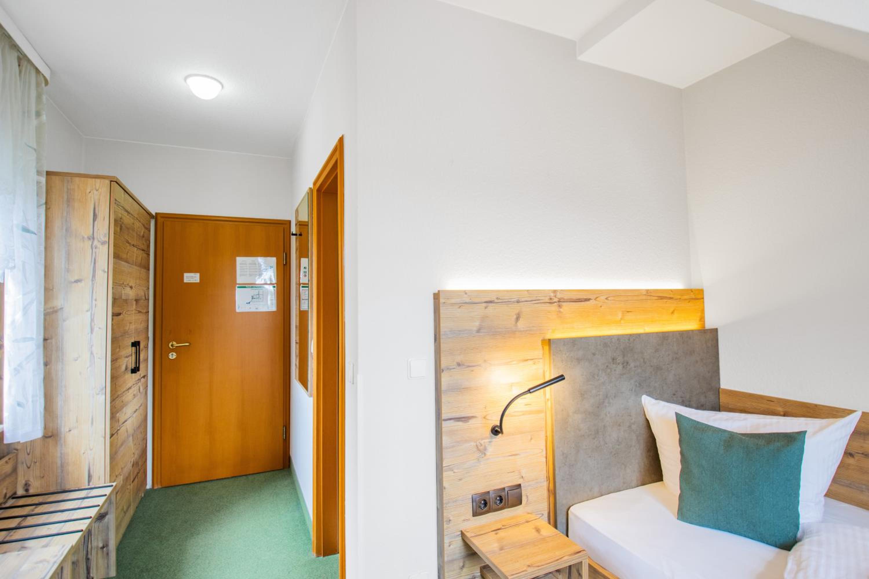 Single Room photo 2