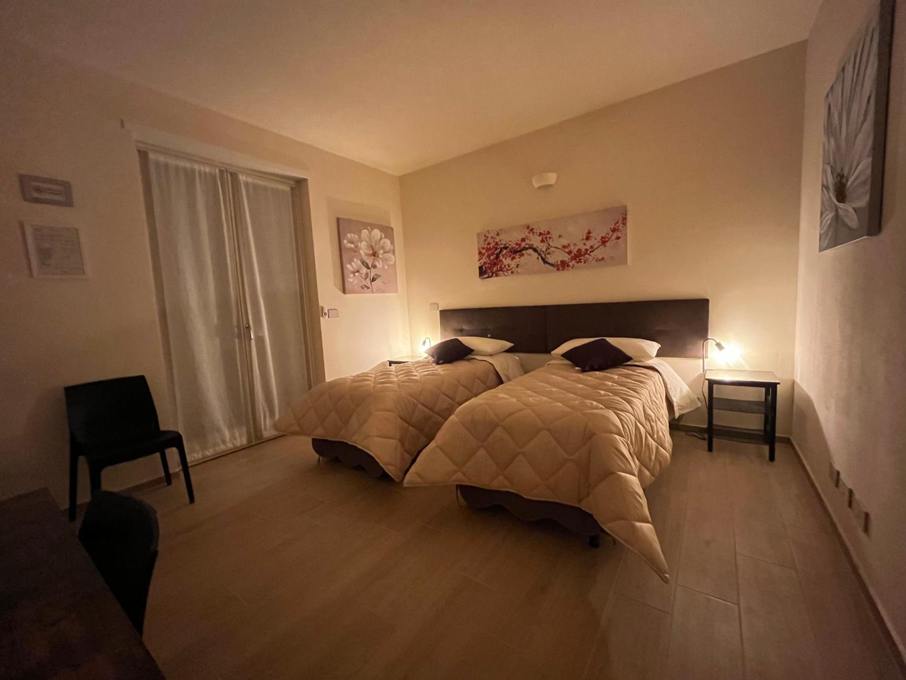 Basic Triple Room photo 1