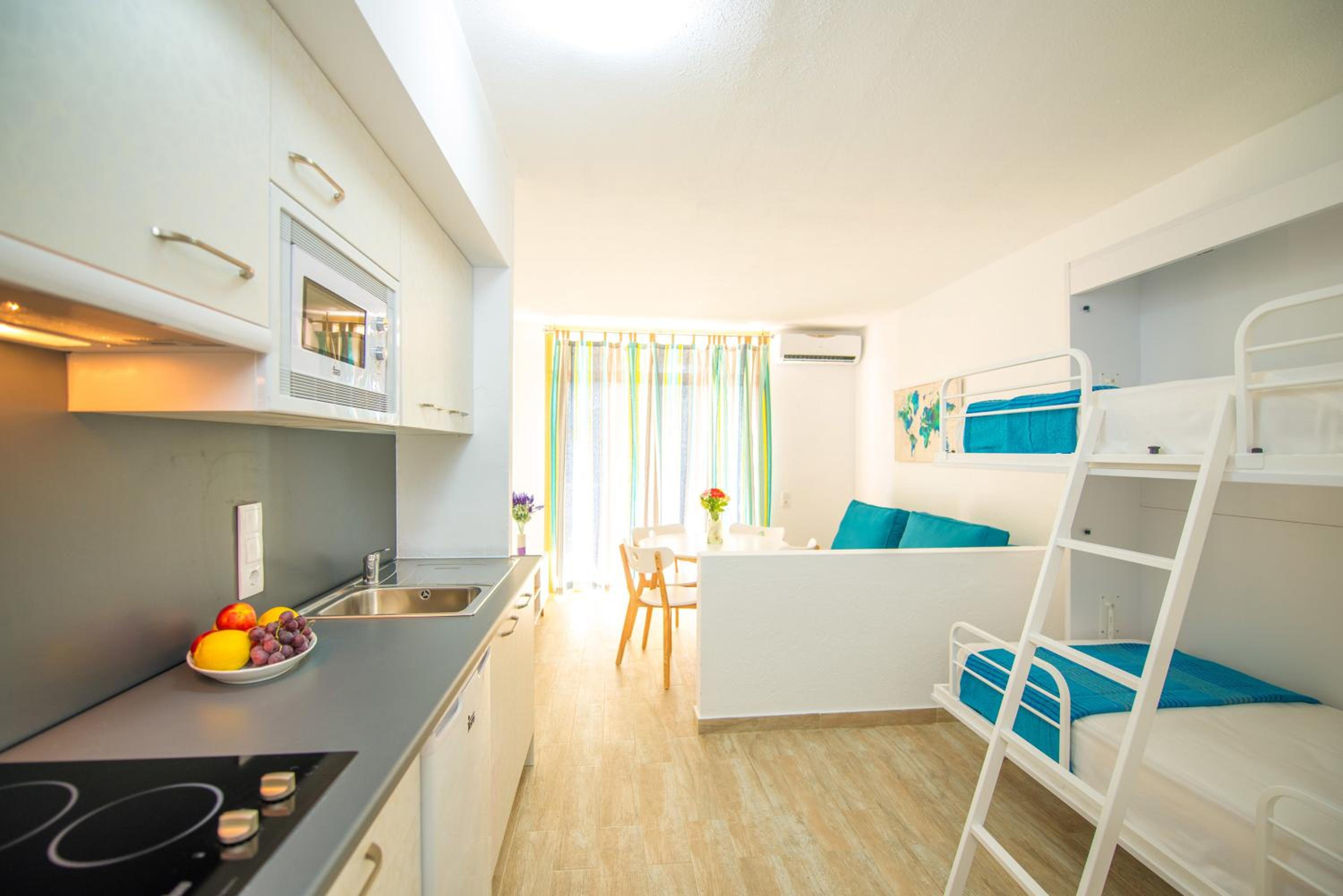 Estudio con Balcón