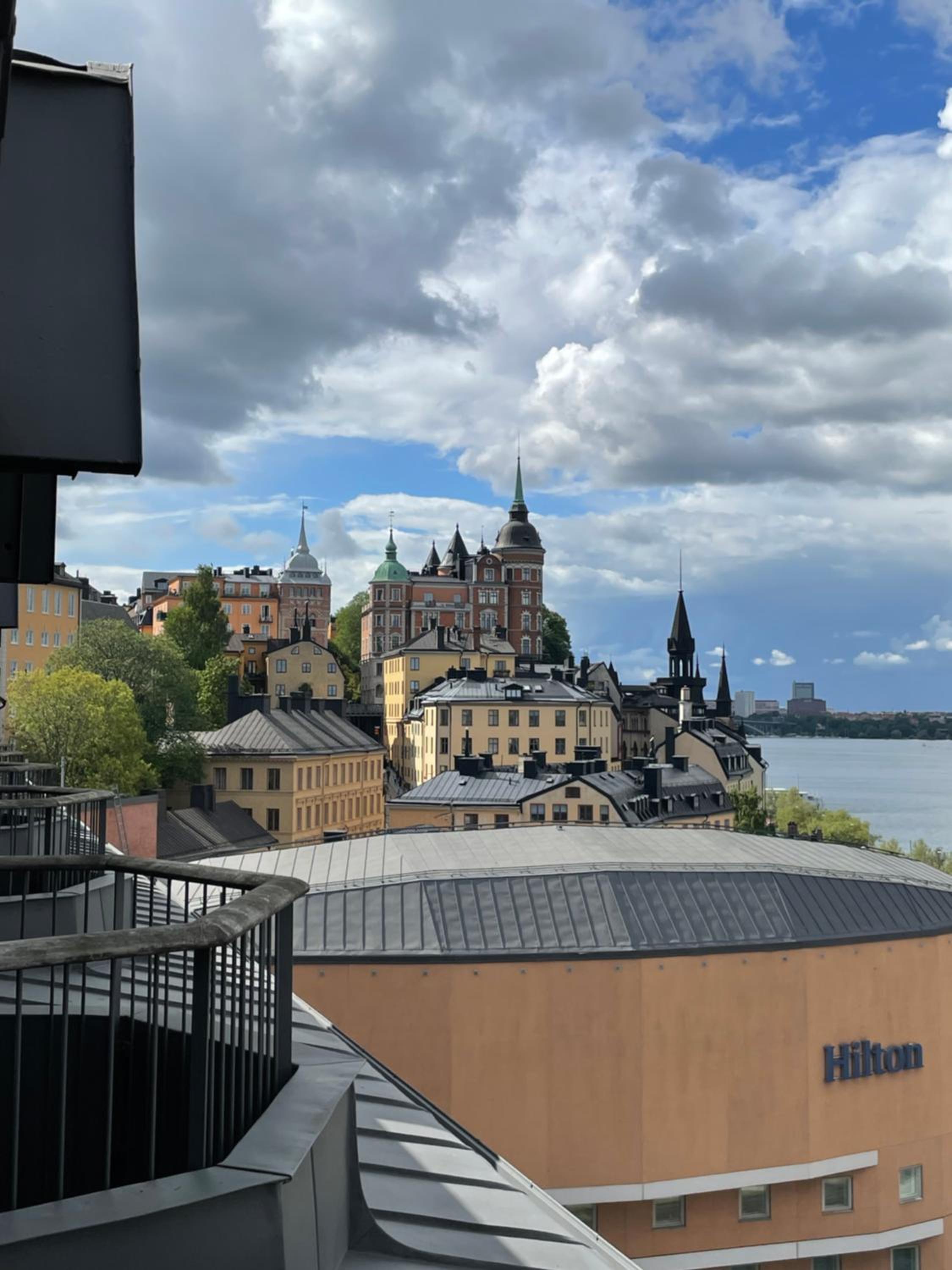 Deluxe King Room with View - Photo 2