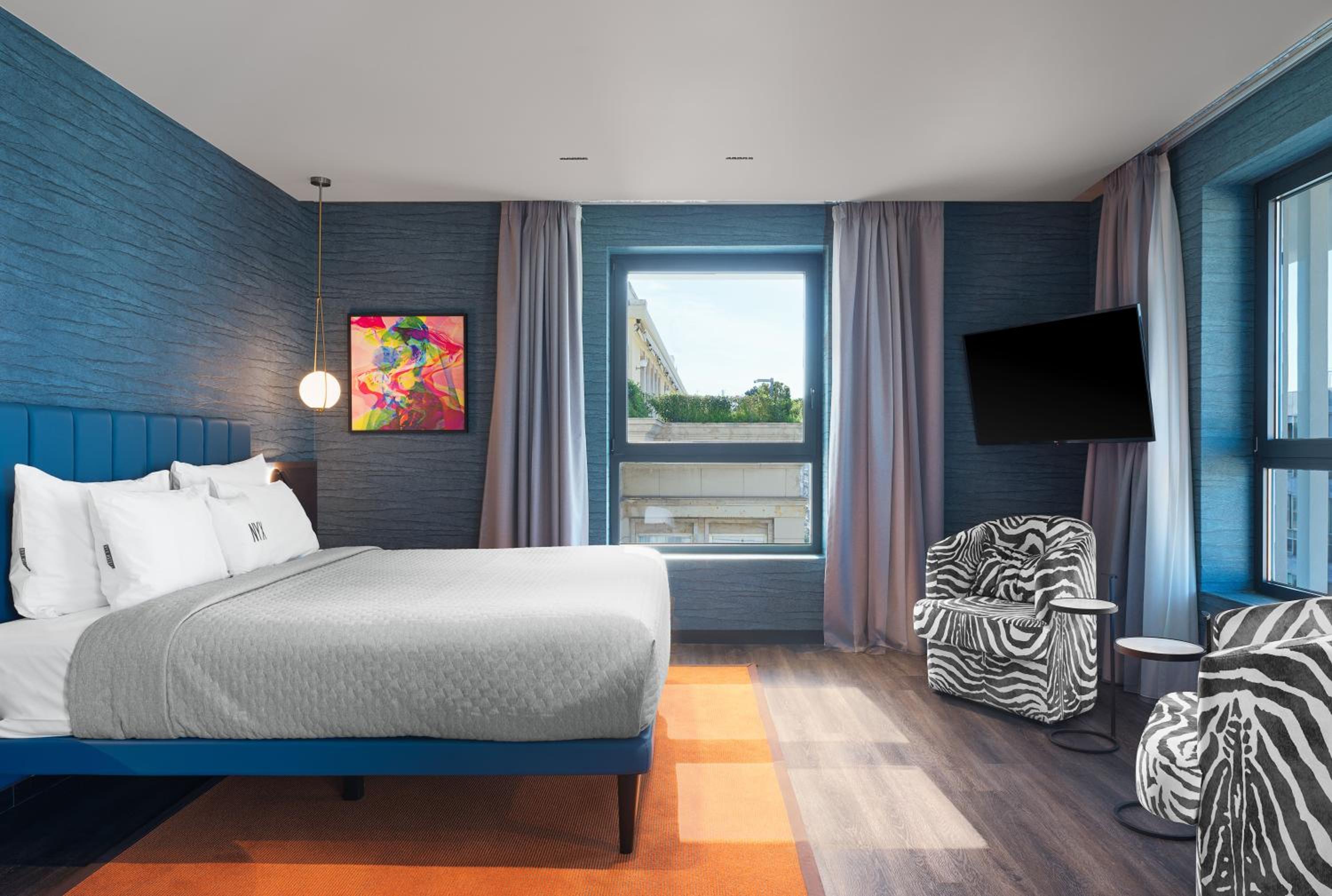 Heaven Acropolis Suite with Lounge Access