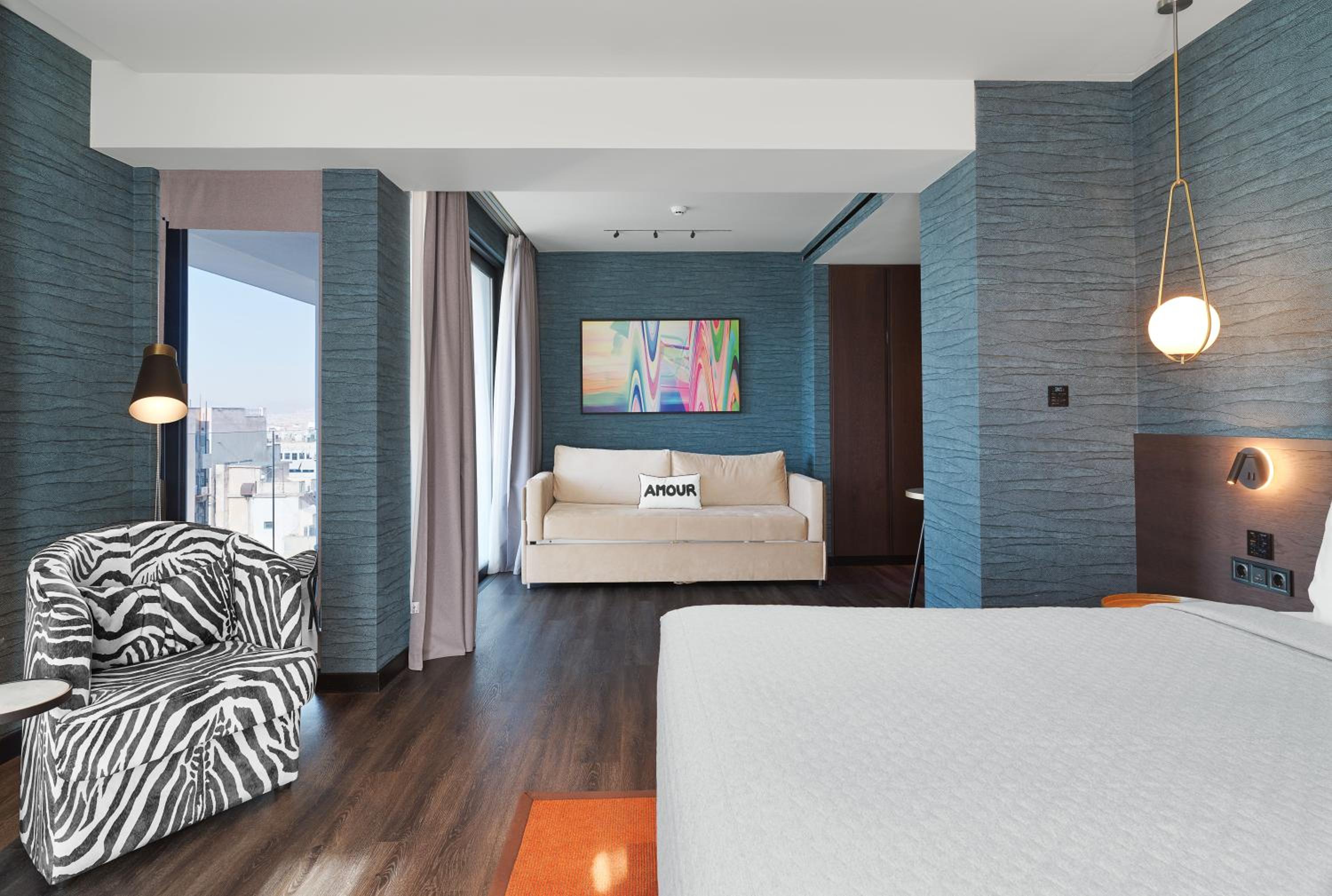 Heaven Acropolis Suite with Lounge Access thumbnail 5