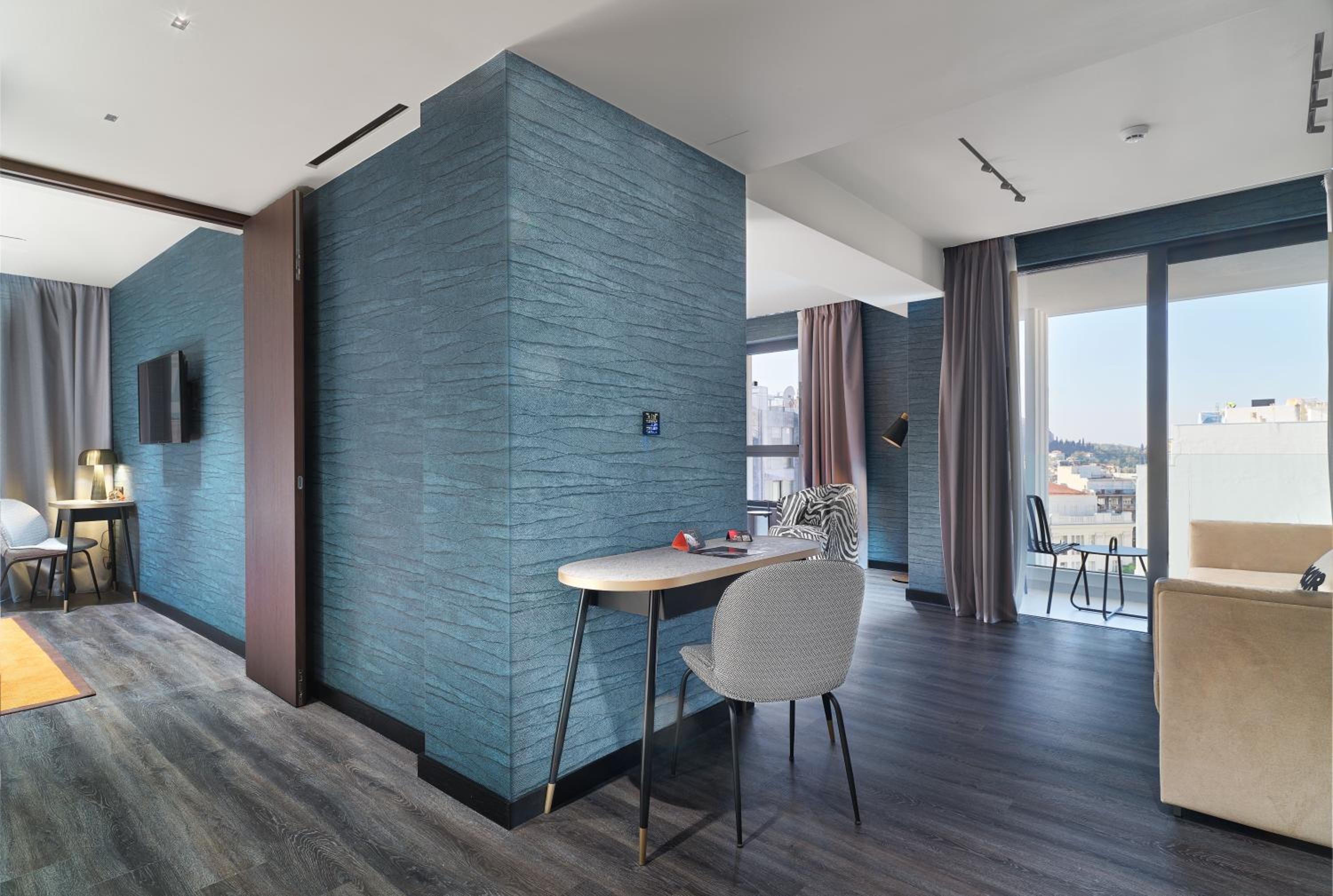 Heaven Acropolis Suite with Lounge Access thumbnail 6