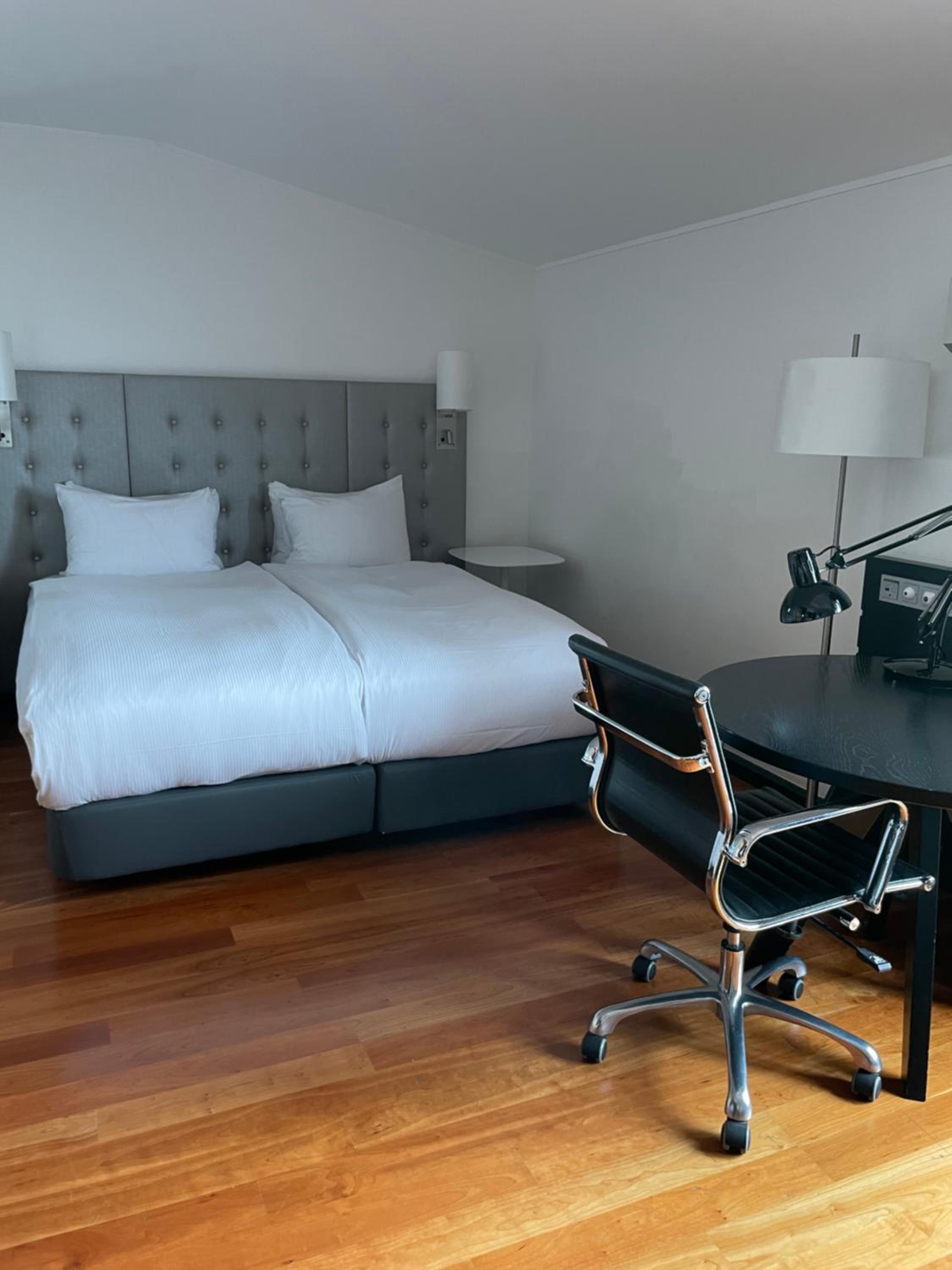 Deluxe King Room with View - Photo 1