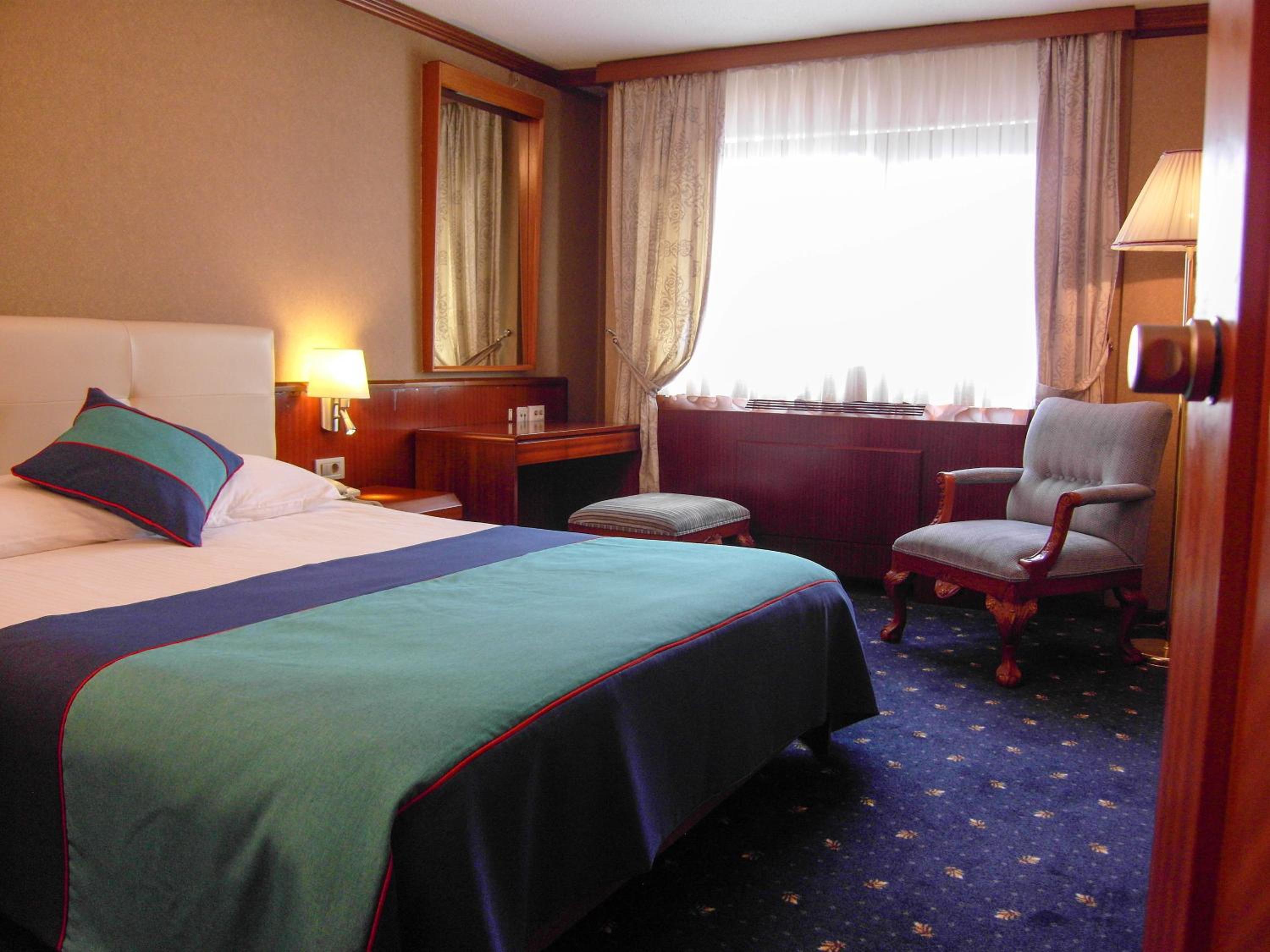 Standard Double Room - Photo 10