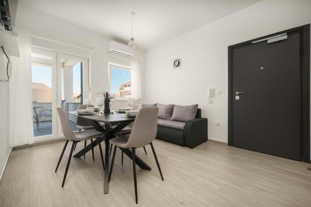 Two-Bedroom Apartment photo 2