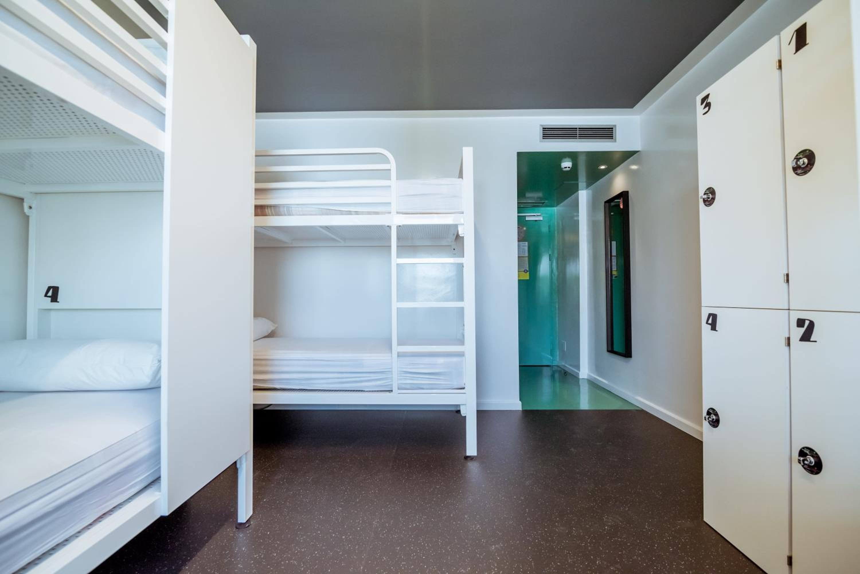 Cama Premium SIN GÉNERO en Dormitorio Compartido Ensuite de 4 camas