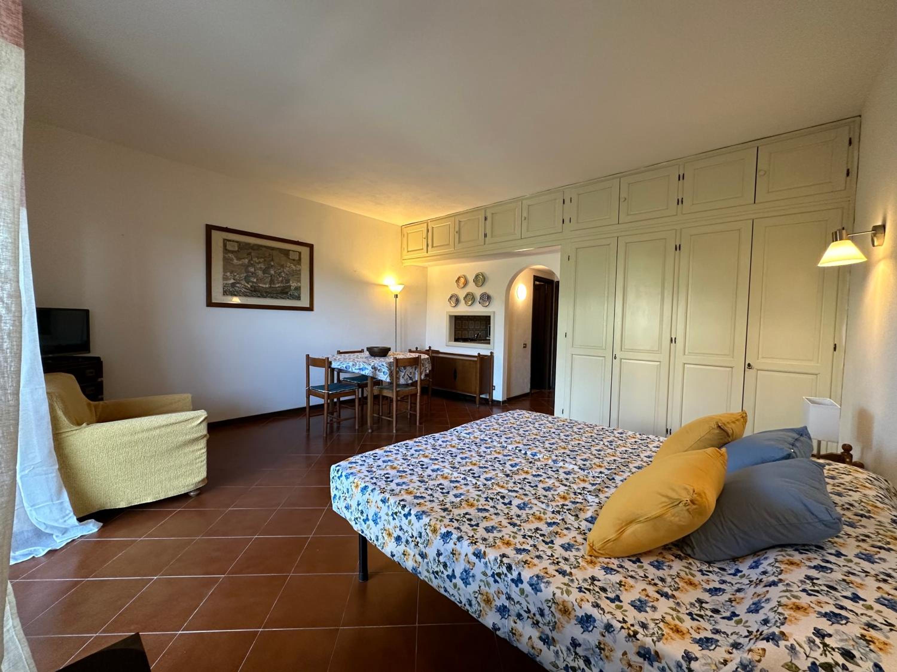Studio Apartment photo 1