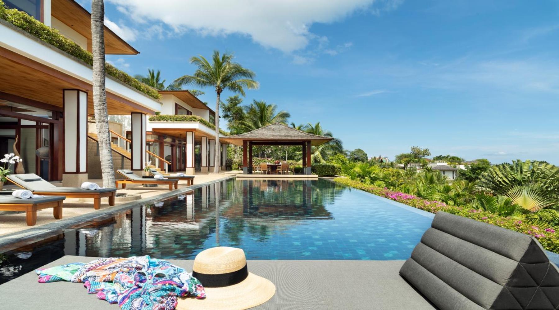 Six-Bedroom Villa with Private Pool photo 2