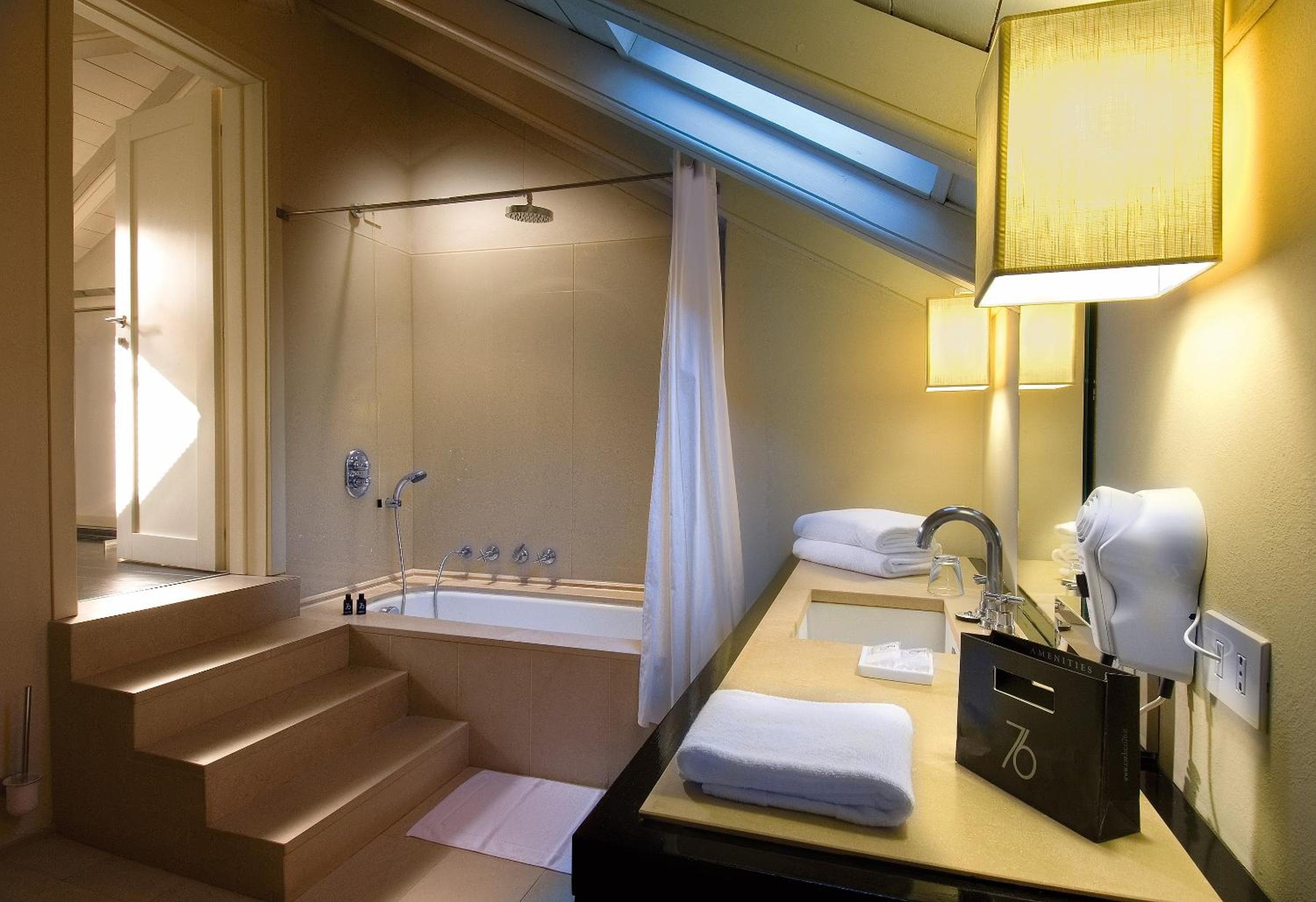 Suite with Sea View - Photo 4