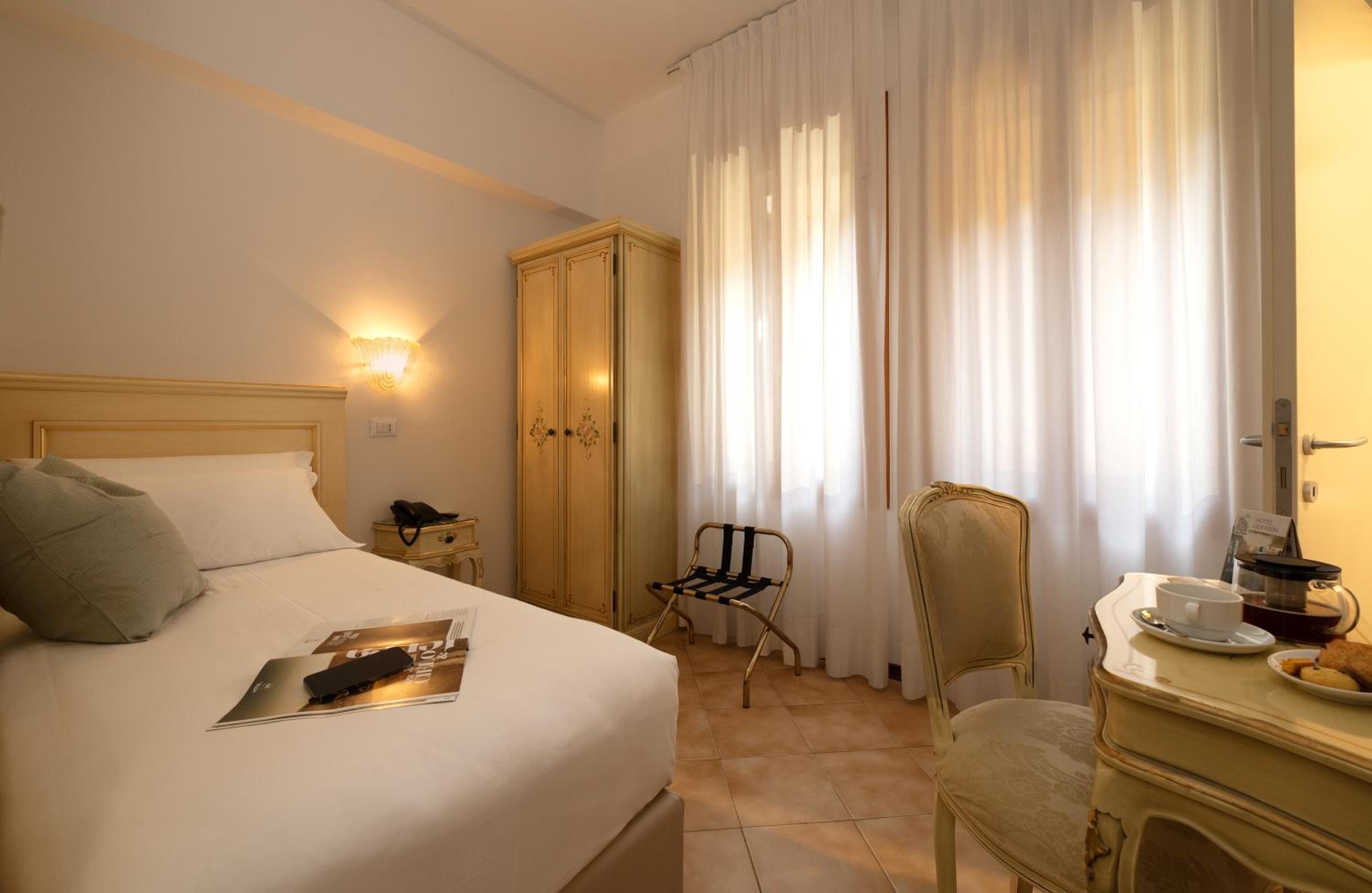 Single Room photo 1