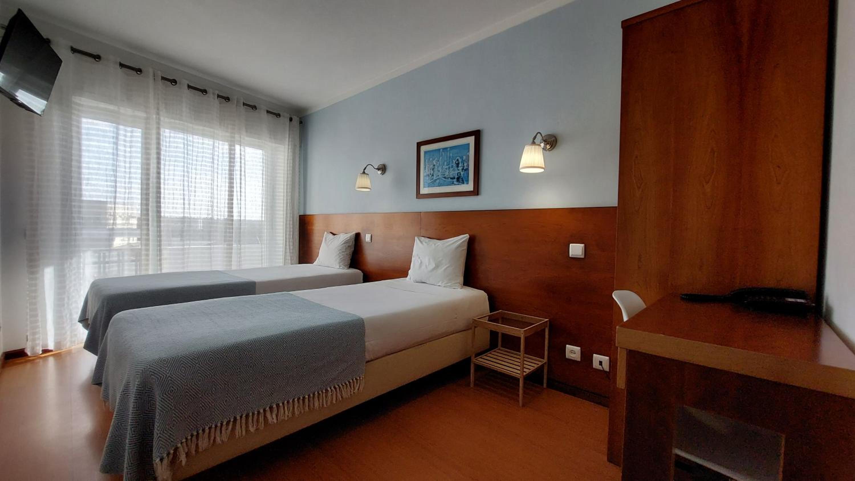 Economy Twin Room with Balcony