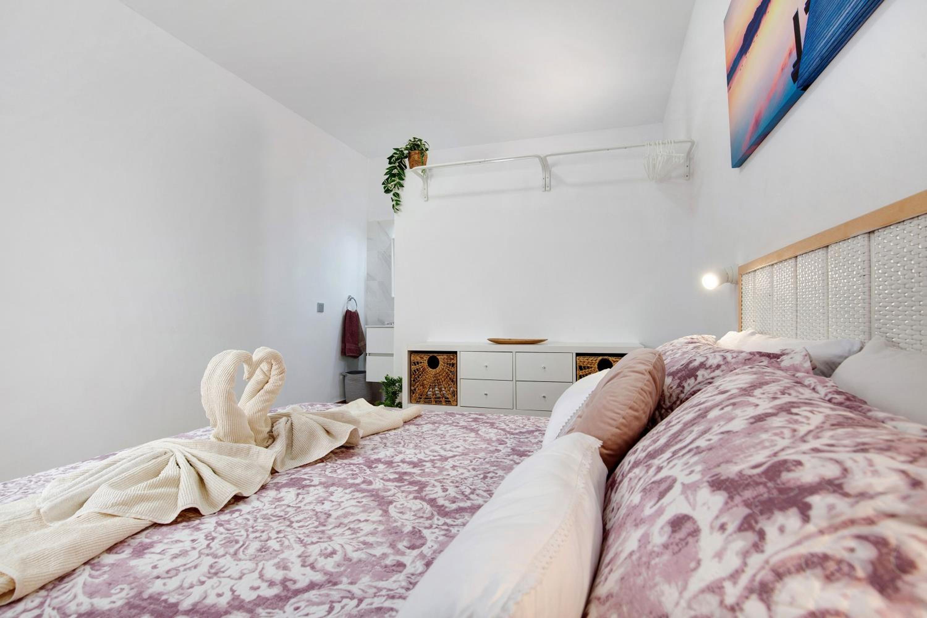 One-Bedroom Apartment with Garden View photo 2