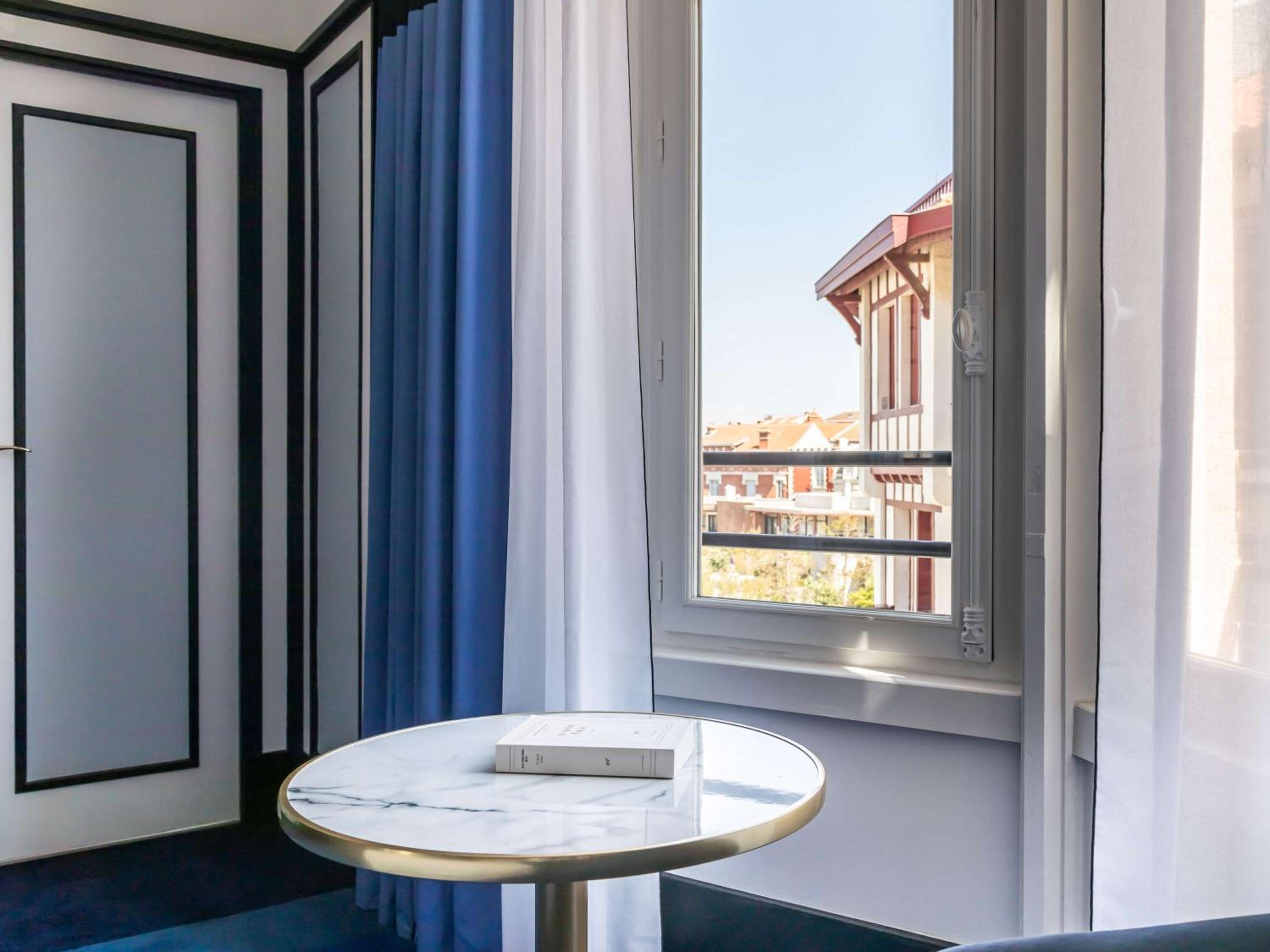 Classic Double Room - Photo 9
